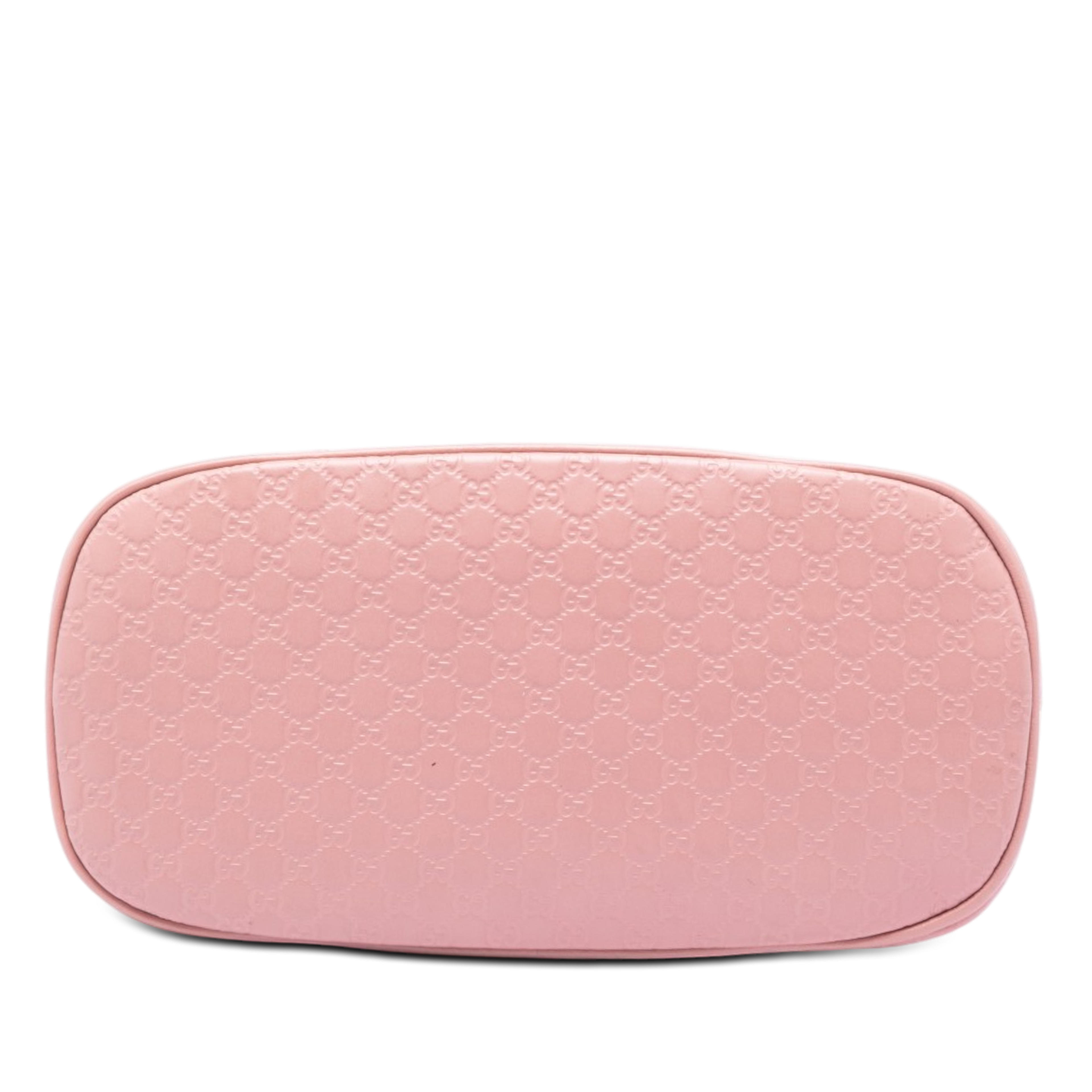 Gucci Mini Microguccissima Dome Satchel, från Luxclusif, i färgen rosa. Klicka för att öppna bilden i stort format