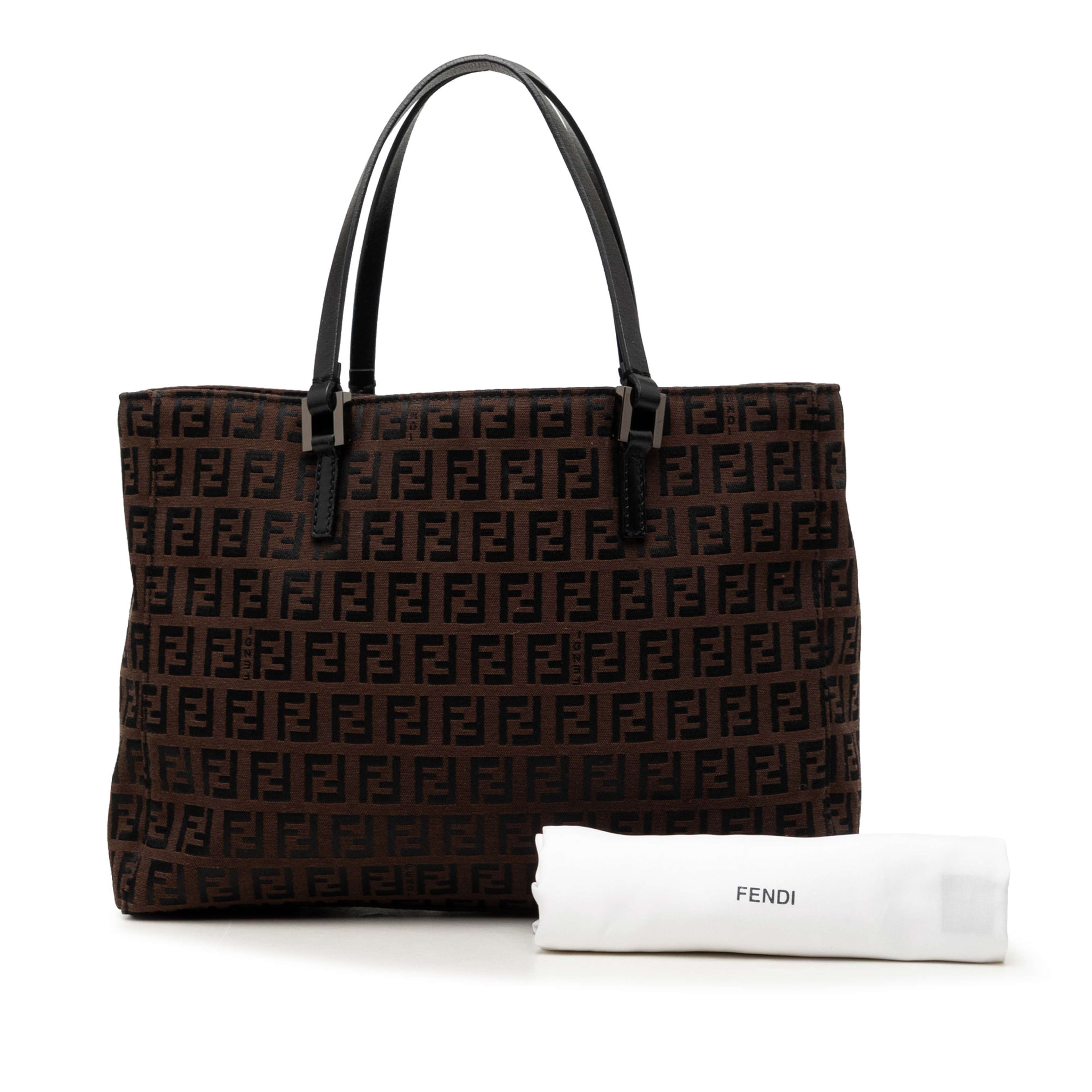 Fendi Zucchino Canvas Tote, från Luxclusif, i färgen brun. Klicka för att öppna bilden i stort format