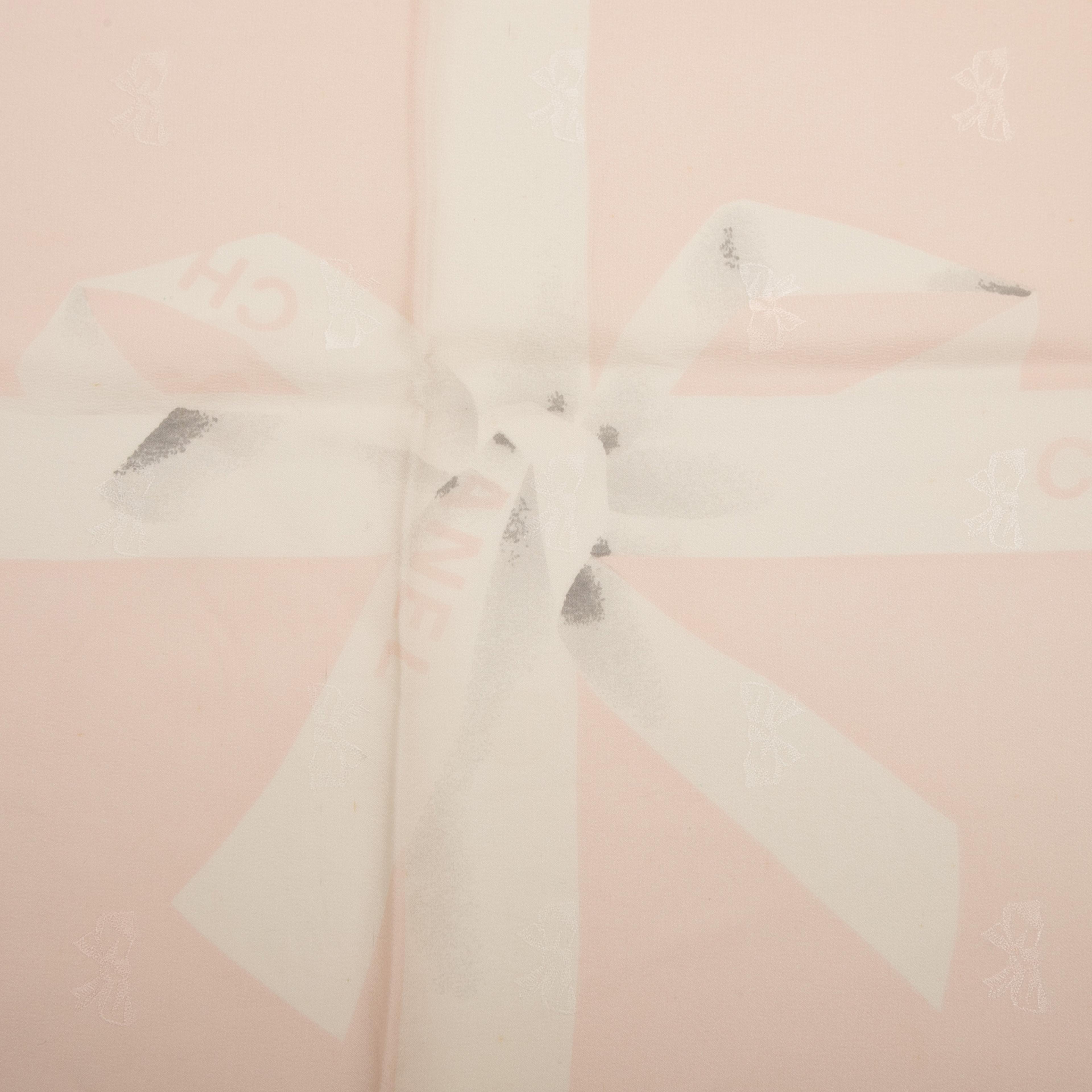 Chanel Logo Ribbon Print Silk Scarf, från Luxclusif, i färgen light pink. Klicka för att öppna bilden i stort format
