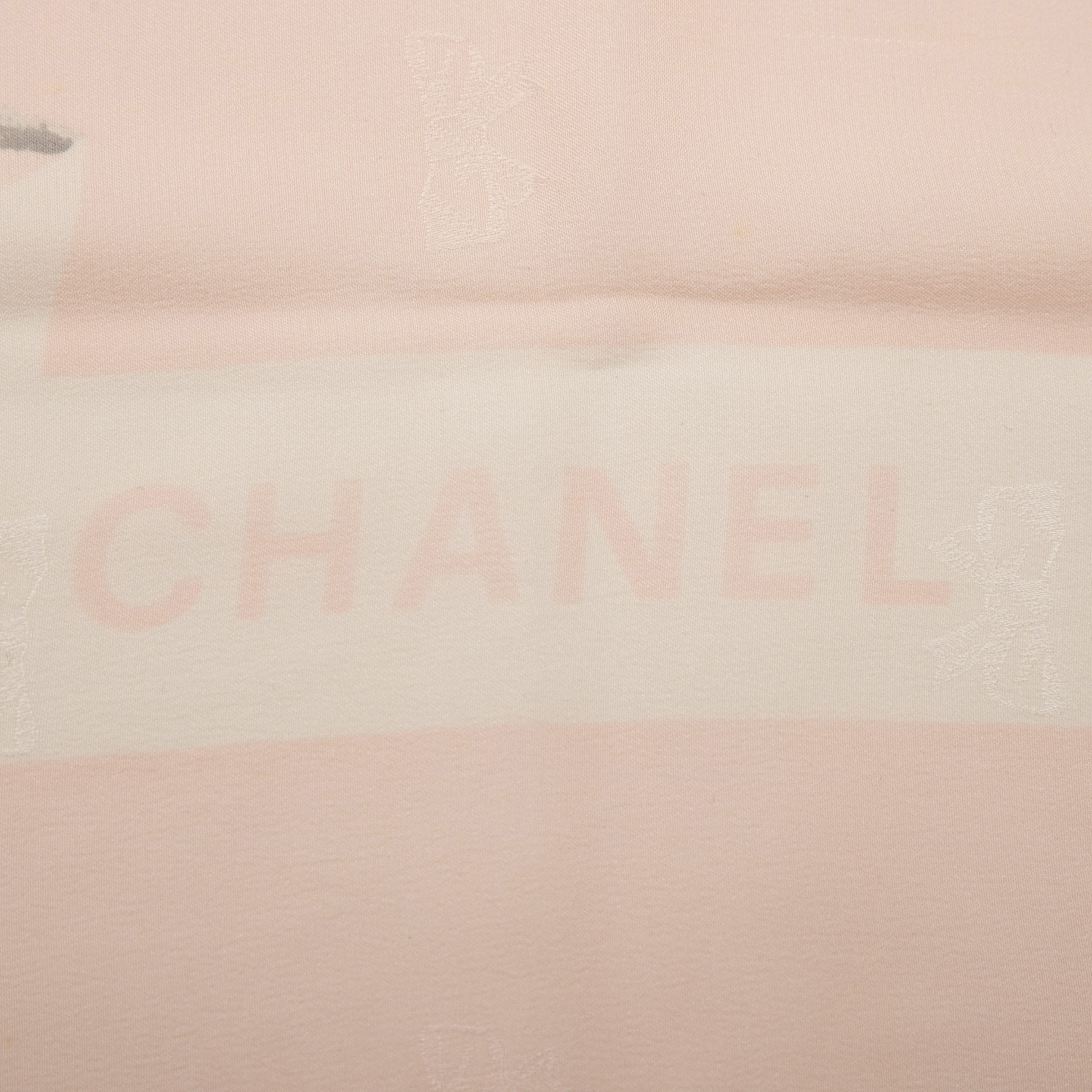 Chanel Logo Ribbon Print Silk Scarf, från Luxclusif, i färgen light pink. Klicka för att öppna bilden i stort format