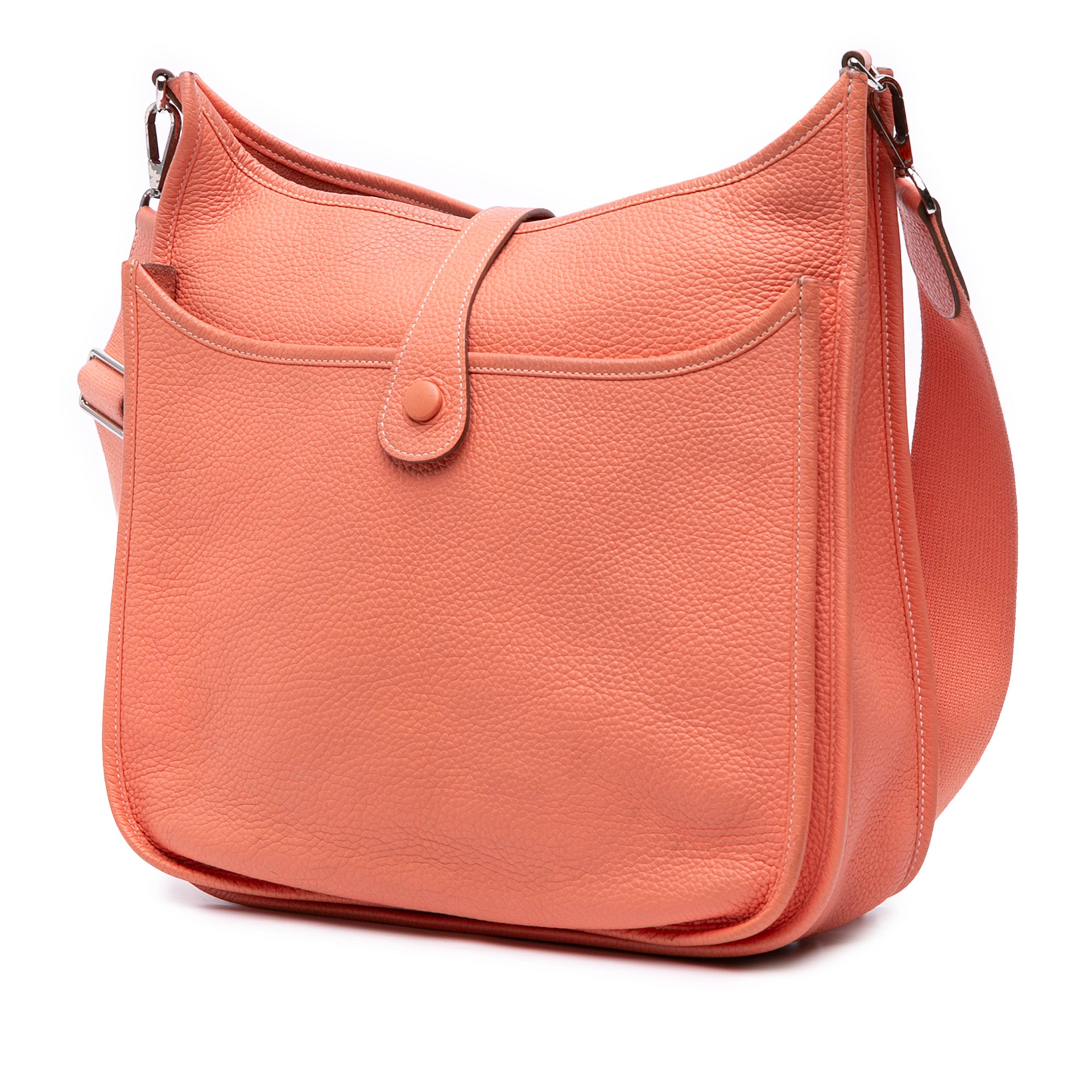 Hermès Clemence Evelyne Iii 29, från Luxclusif, i färgen rosa. Klicka för att öppna bilden i stort format