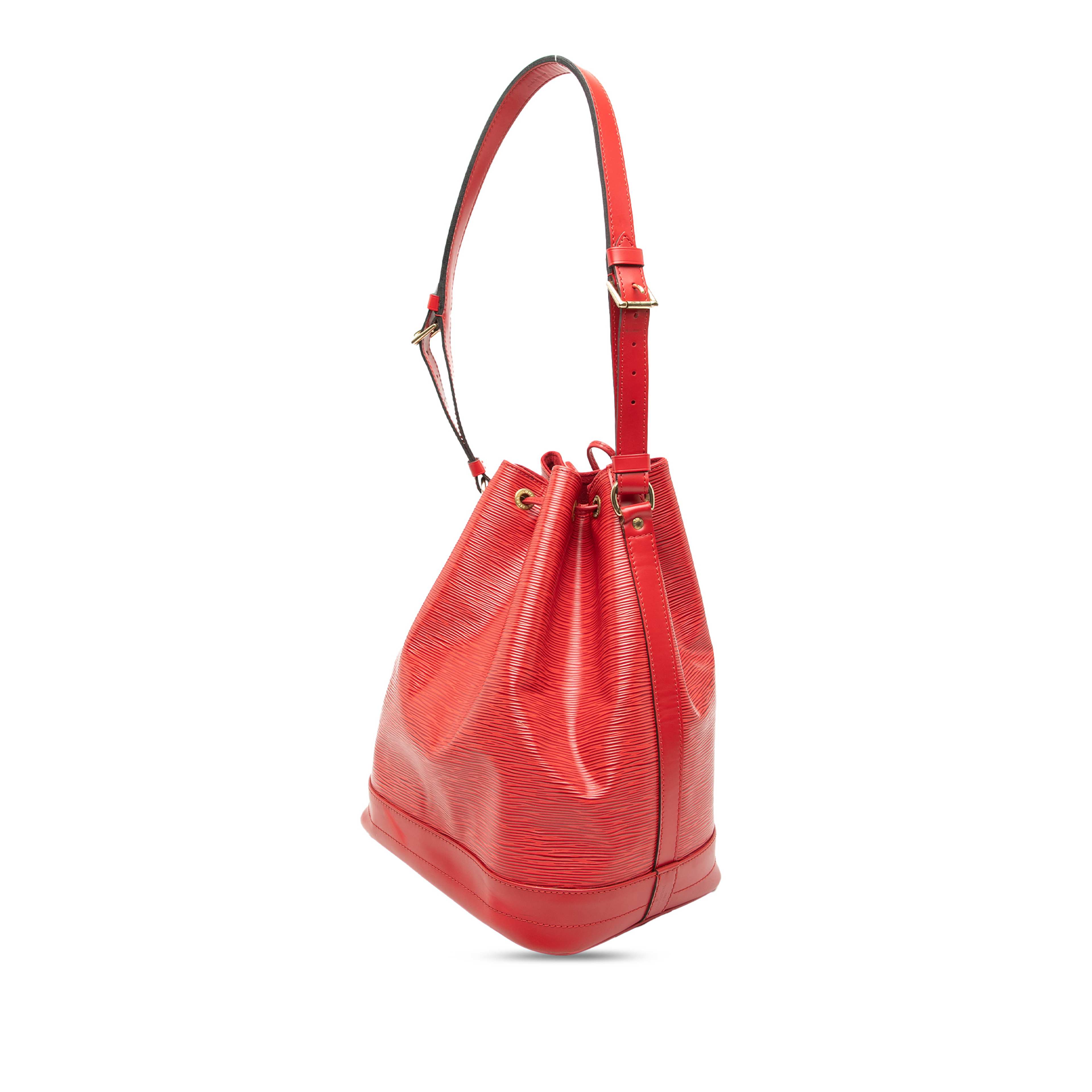 Louis Vuitton Epi Noe Gm, från Luxclusif, i färgen röd. Klicka för att öppna bilden i stort format