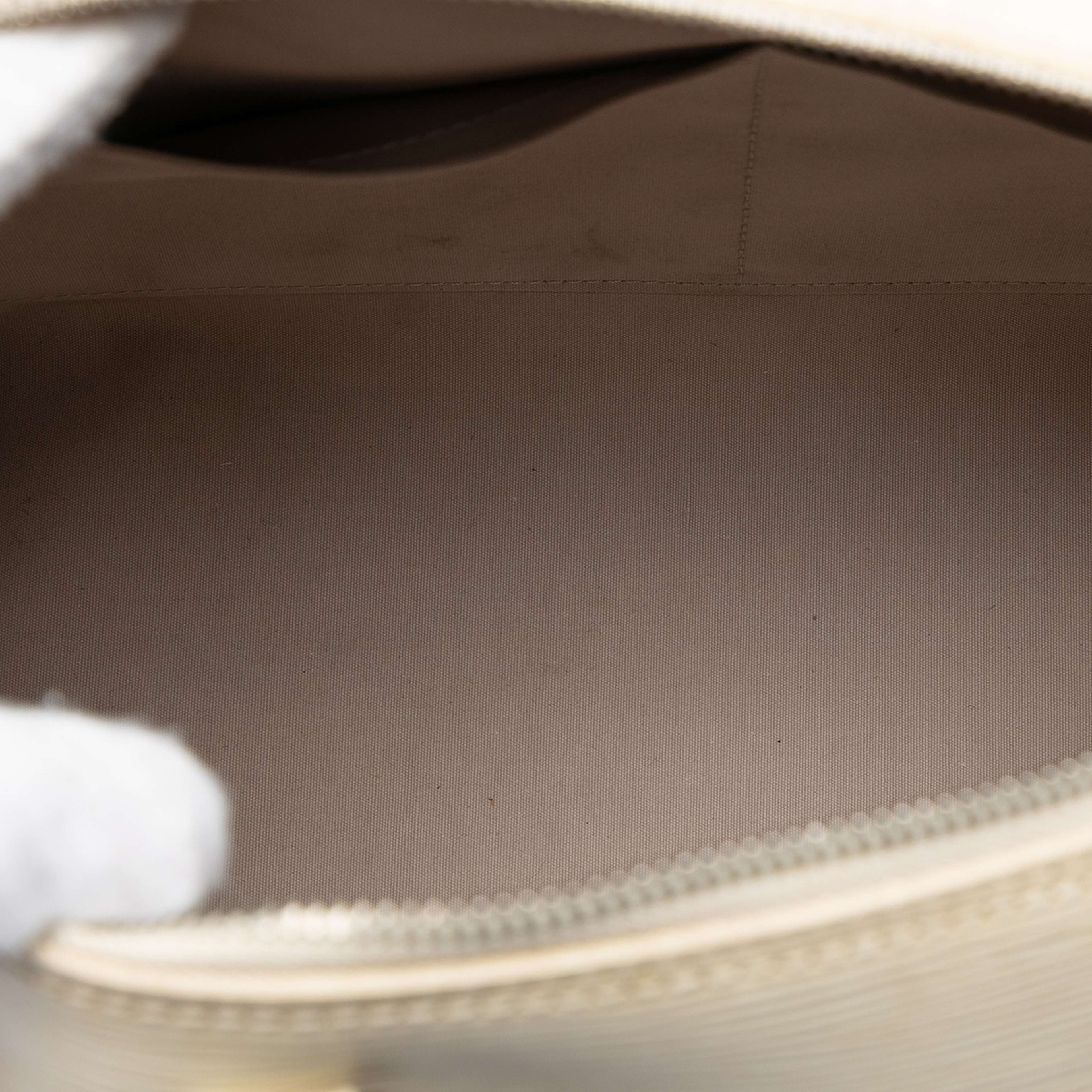 Louis Vuitton Epi Speedy 35, från Luxclusif, i färgen ivory. Klicka för att öppna bilden i stort format