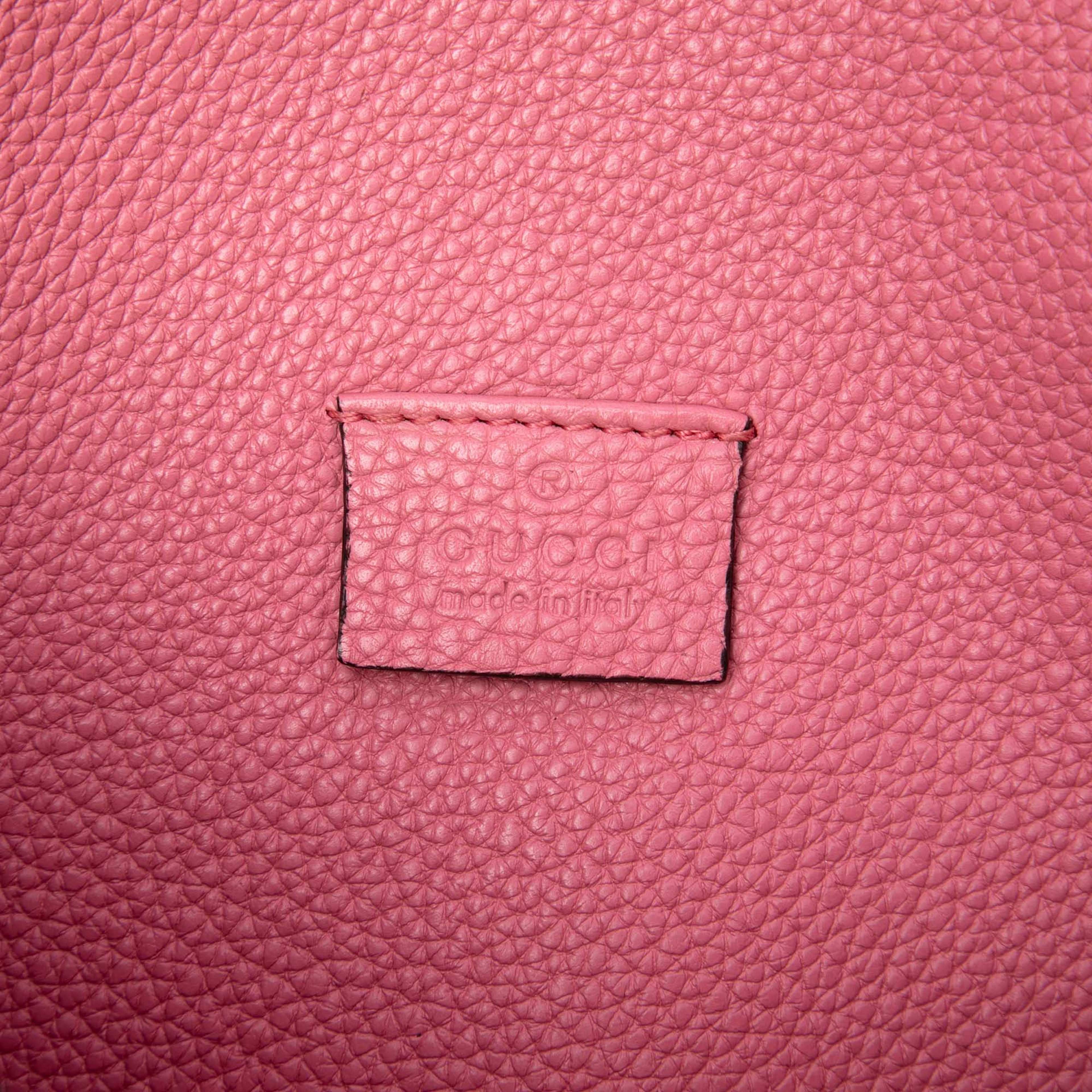 Gucci Calfskin Soft Jackie Convertable Crossbody, från Luxclusif, i färgen rosa. Klicka för att öppna bilden i stort format