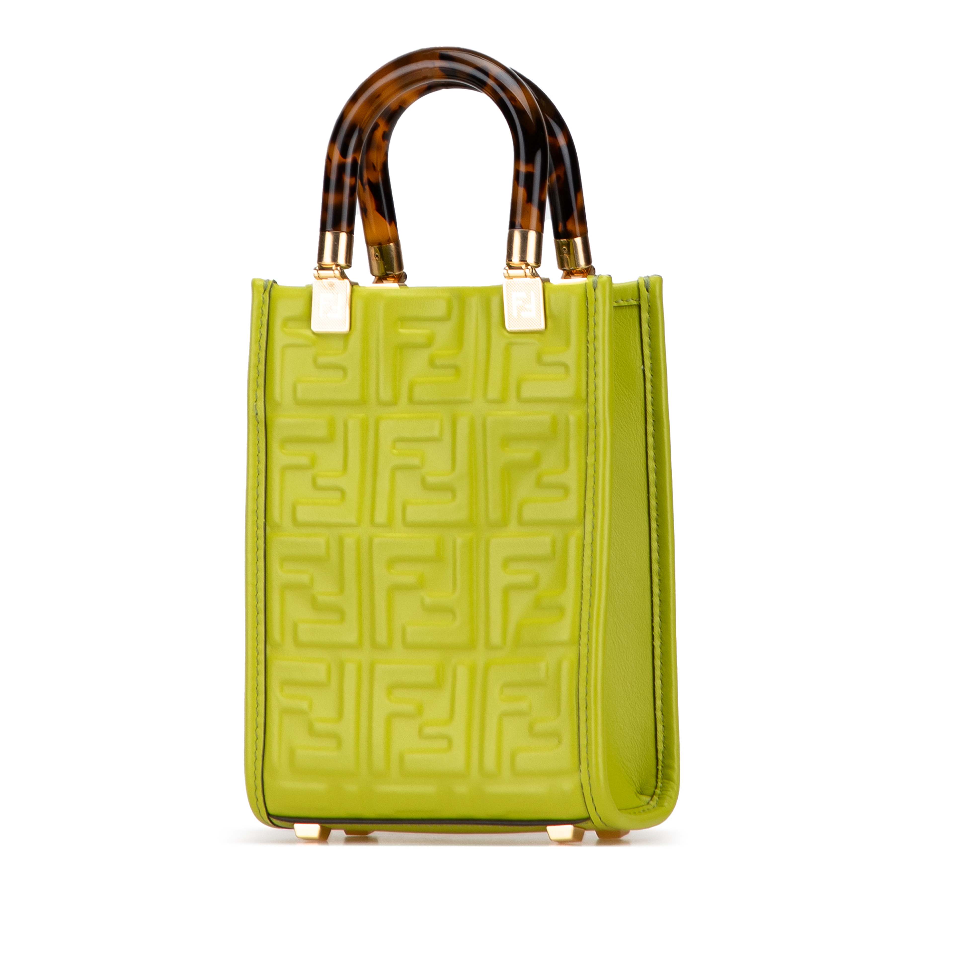 Fendi Mini Zucca Embossed Leather Sunshine Shopper Tote, från Luxclusif, i färgen lime. Klicka för att öppna bilden i stort format
