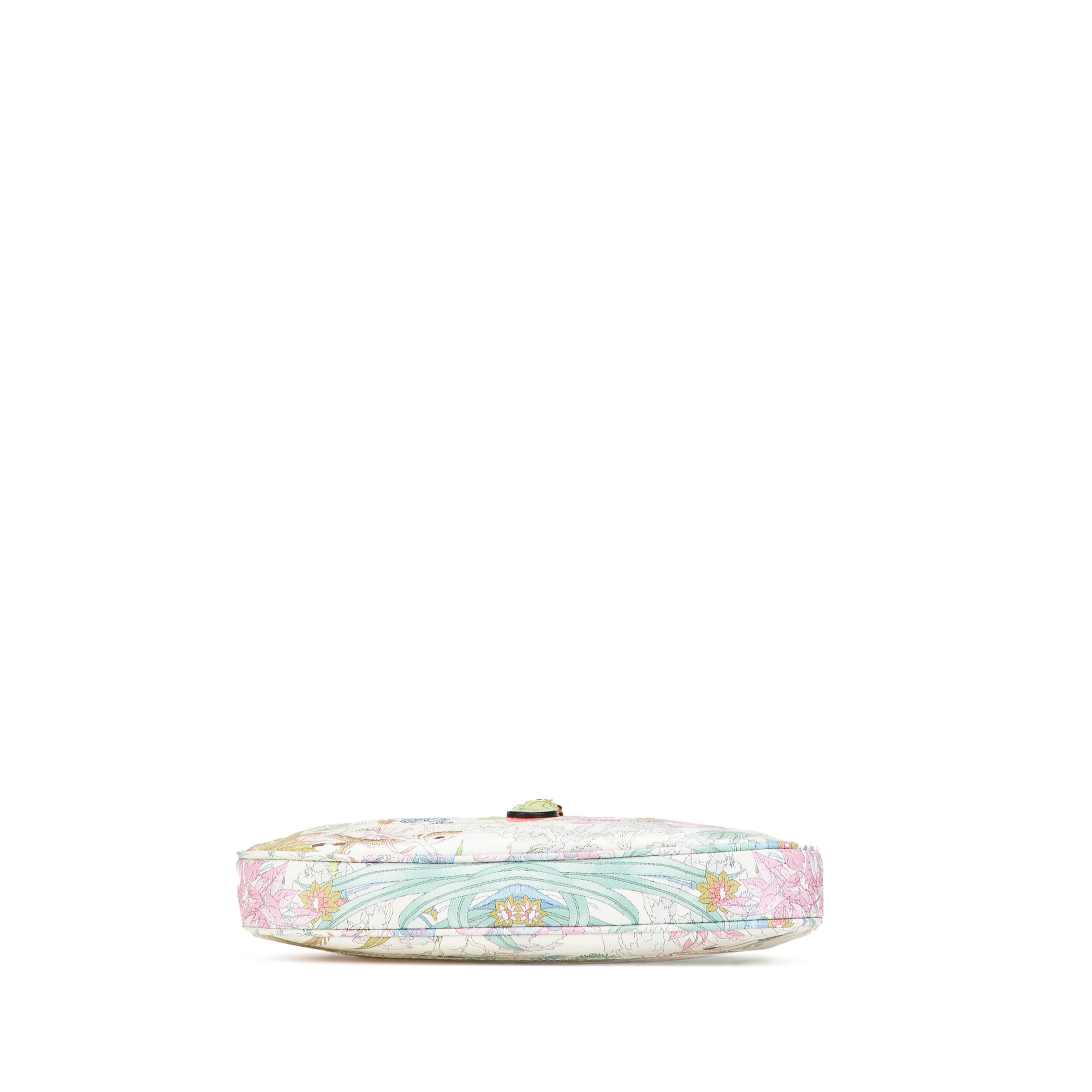Gucci Yuko Higuchi Small Calfskin  Floral Print Jackie 1961, från Luxclusif, i färgen vit. Klicka för att öppna bilden i stort format