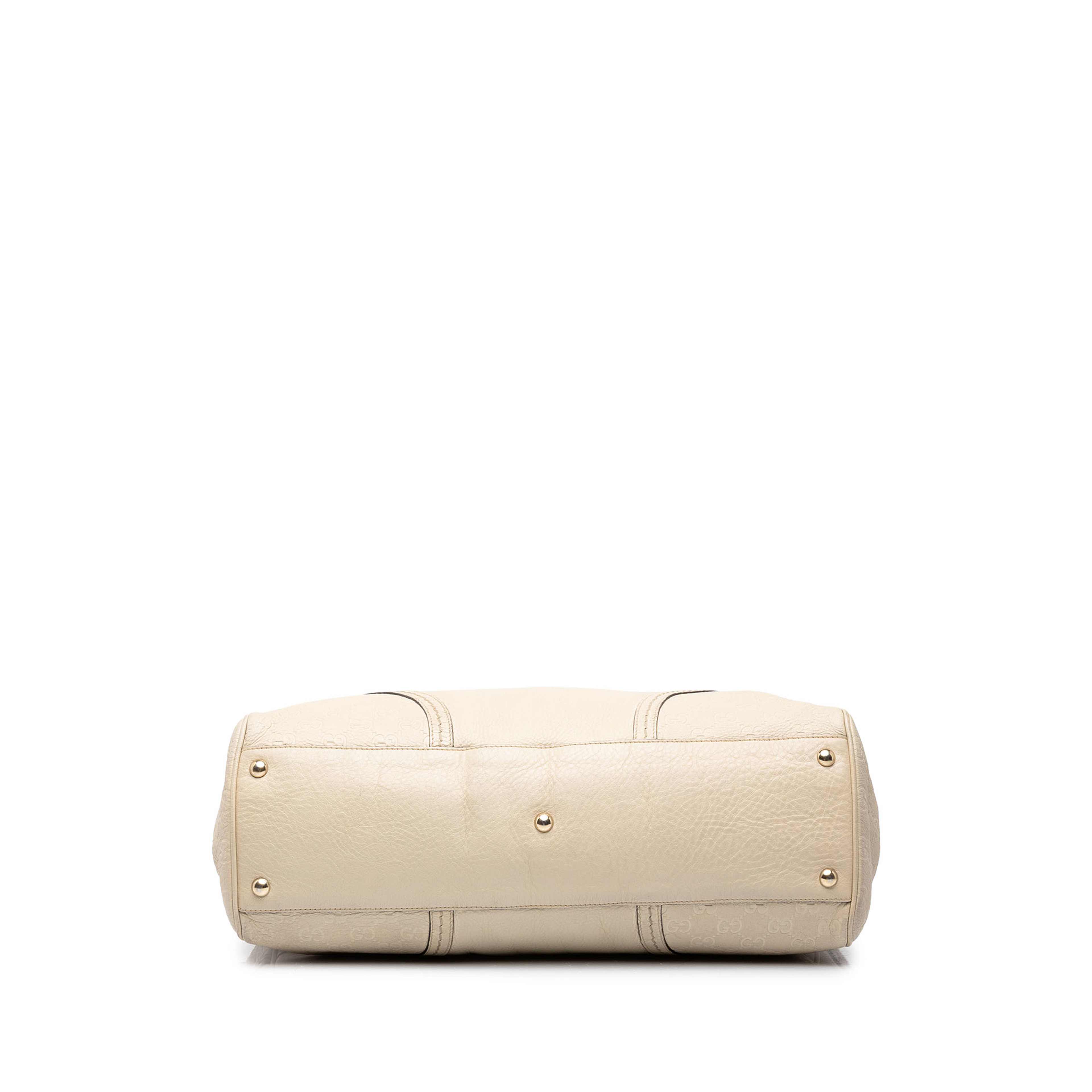 Gucci Guccissima Trimmed Calfskin Signoria Tote, från Luxclusif, i färgen beige. Klicka för att öppna bilden i stort format