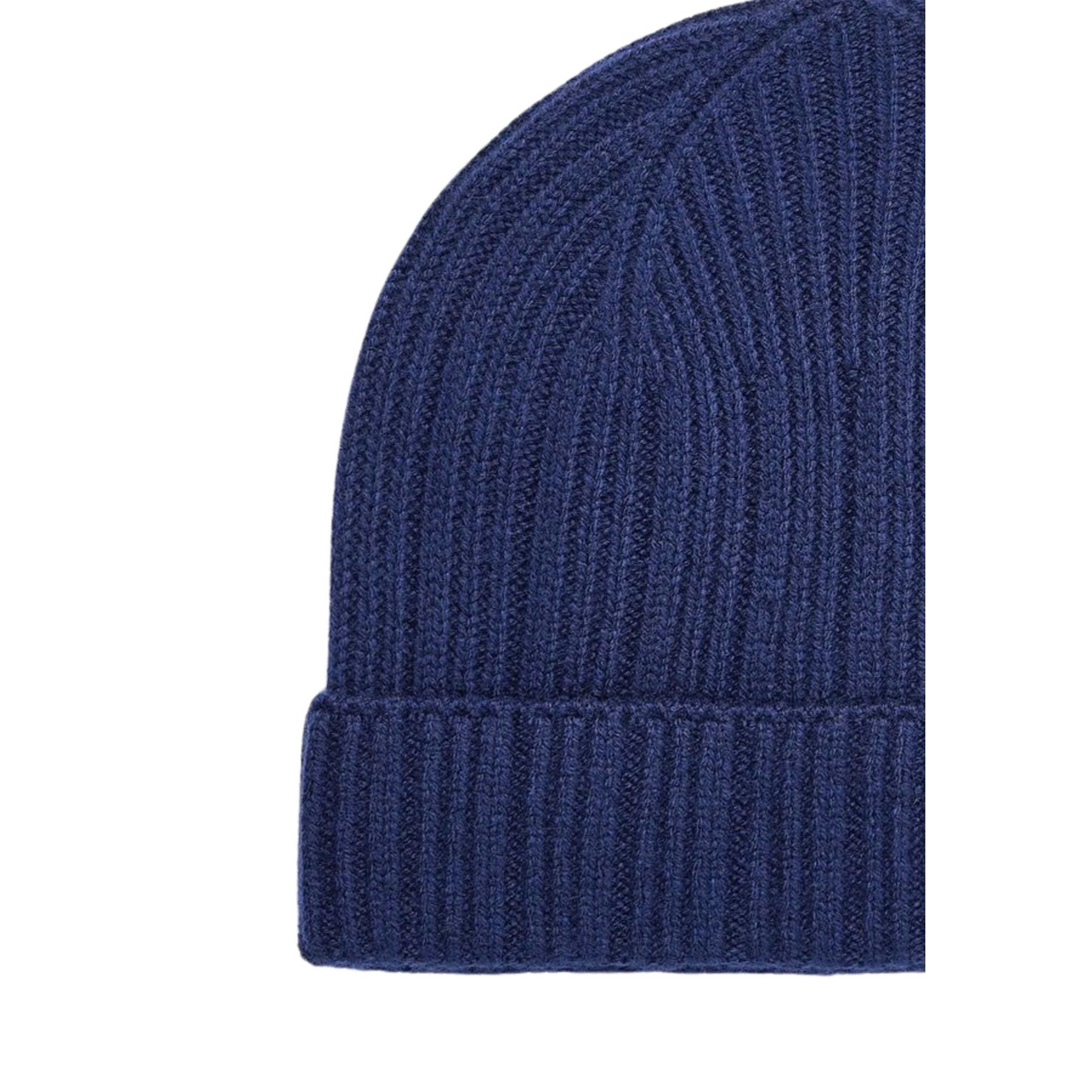 Cashmere Beanie, från John Henric, i färgen blue. Klicka för att öppna bilden i stort format