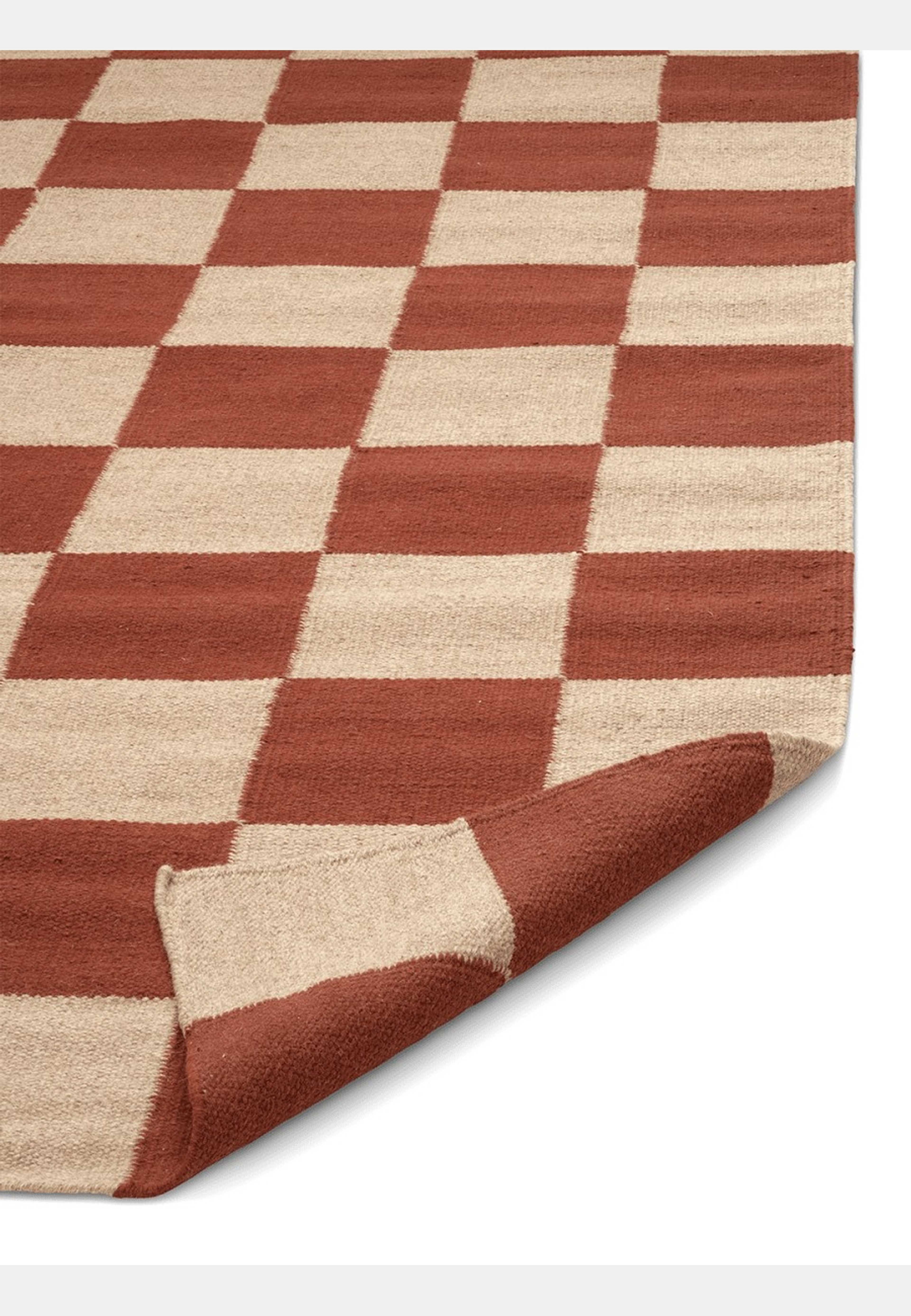Matta Square 200x300 Cm, från Classic Collection, i färgen terracotta/natur. Klicka för att öppna bilden i stort format
