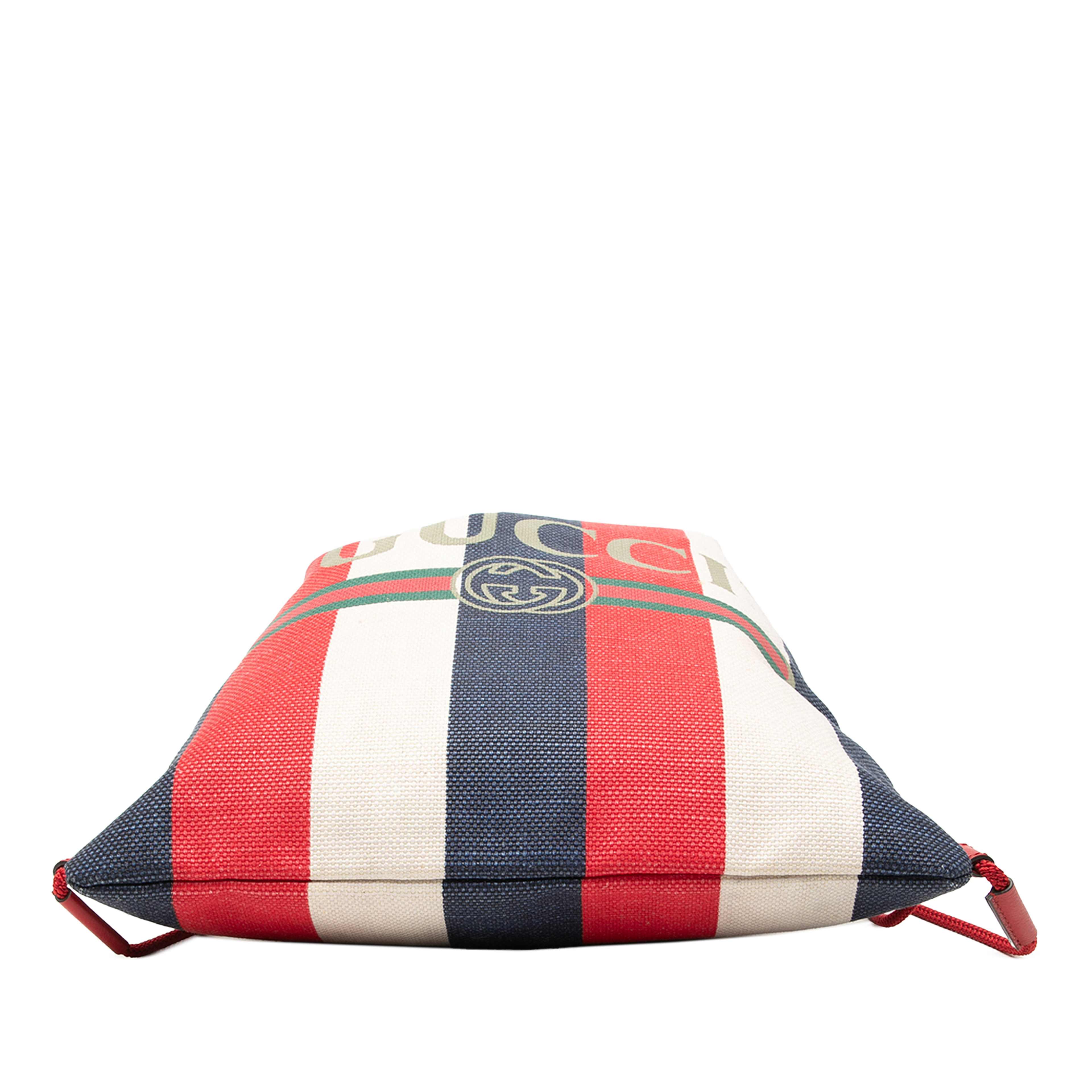 Gucci Canvas Sylvie Baiadera Web Drawstring Backpack, från Luxclusif, i färgen red. Klicka för att öppna bilden i stort format