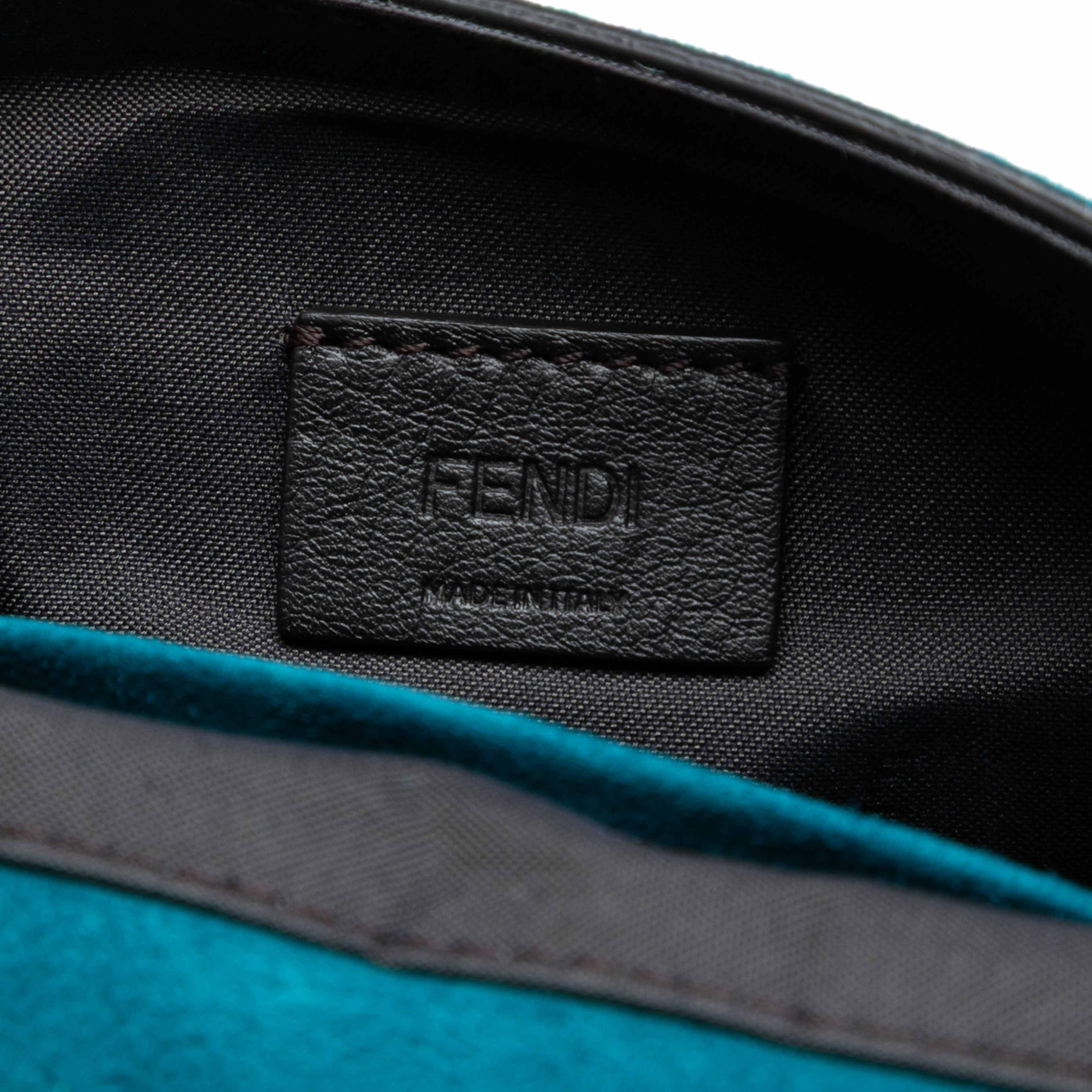 Fendi Mini Suede Baguette Satchel, från Luxclusif, i färgen peacock. Klicka för att öppna bilden i stort format