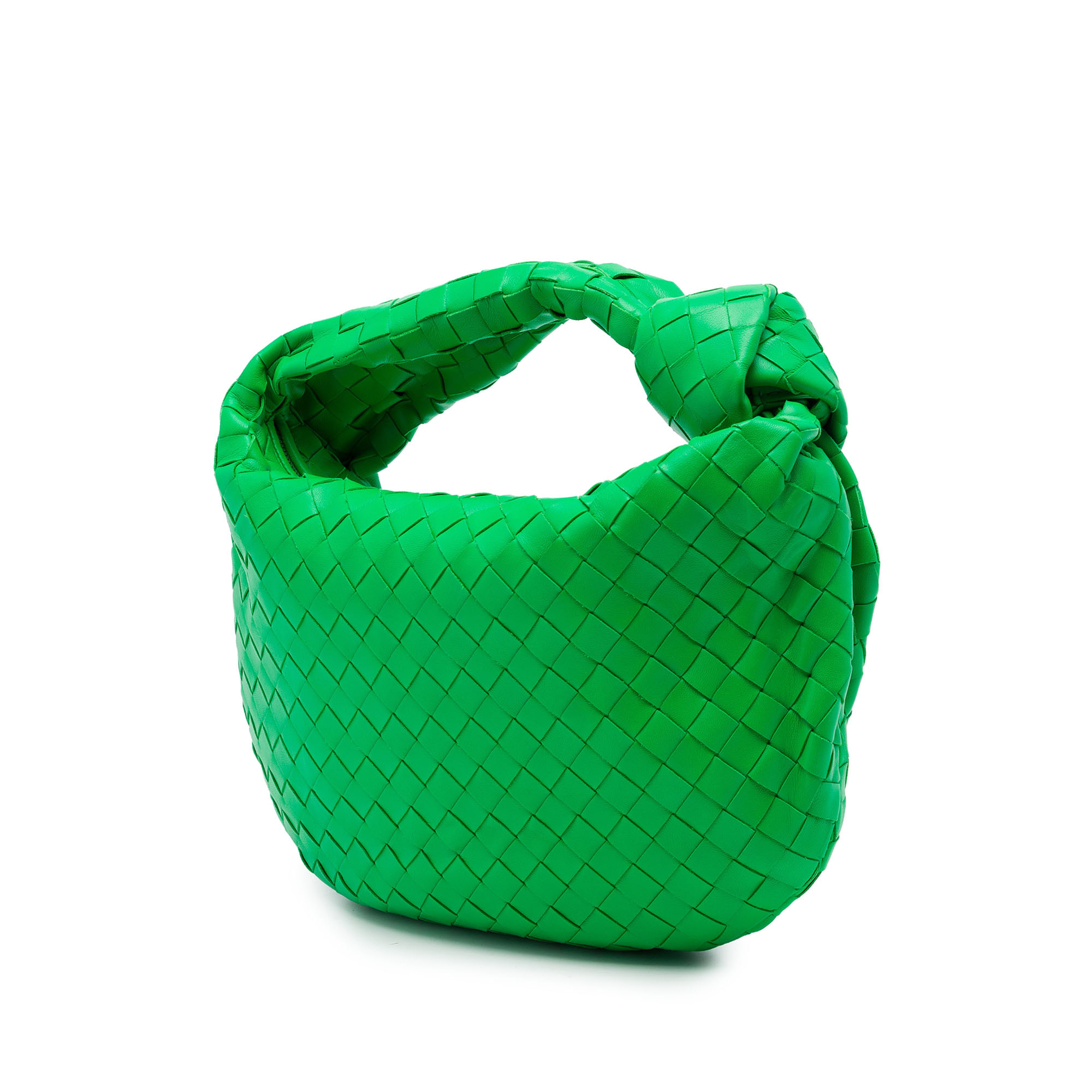 Bottega Veneta Teen Nappa Intrecciato Jodie, från Luxclusif, i färgen grön. Klicka för att öppna bilden i stort format