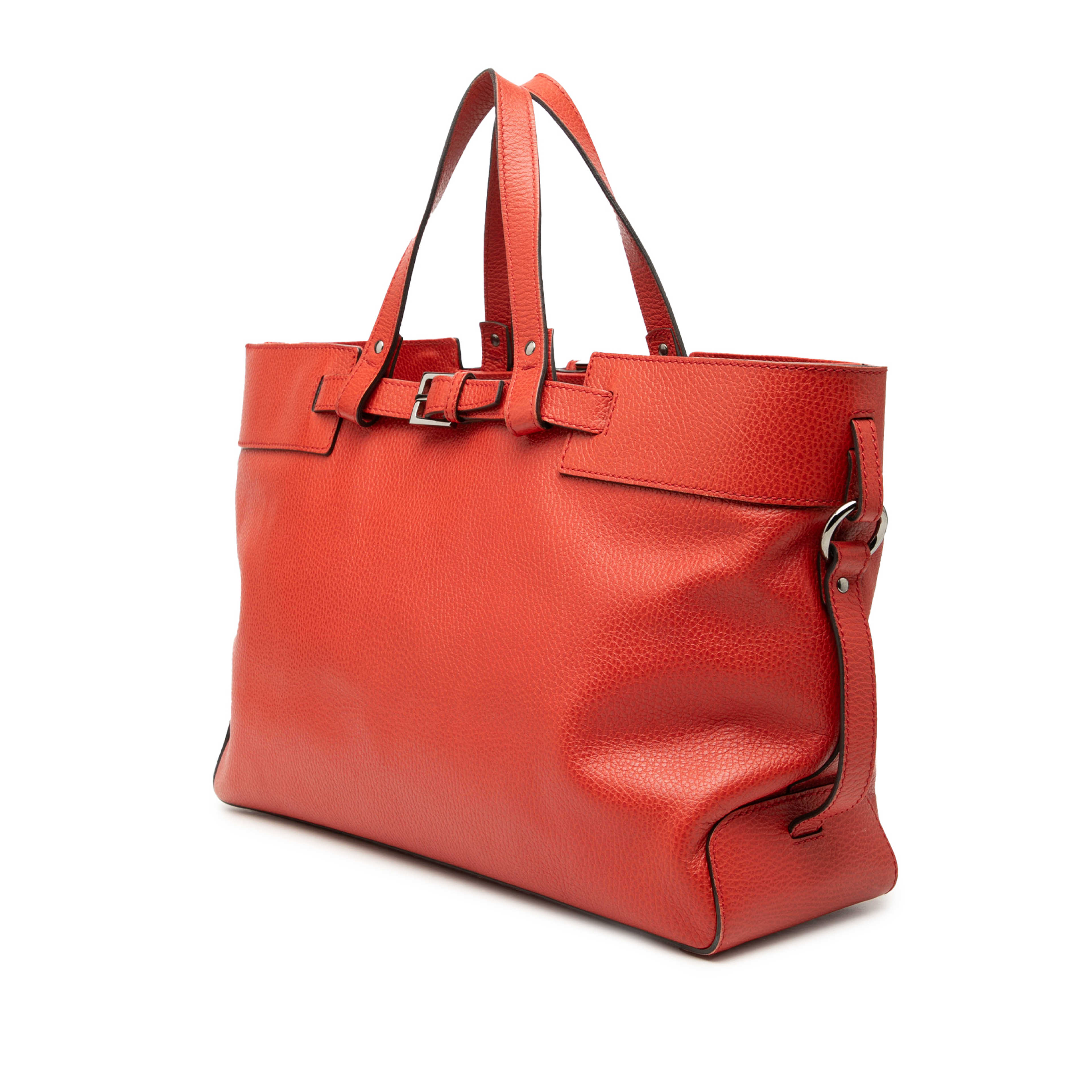 Gucci Calfskin Buckle Satchel, från Luxclusif, i färgen röd. Klicka för att öppna bilden i stort format
