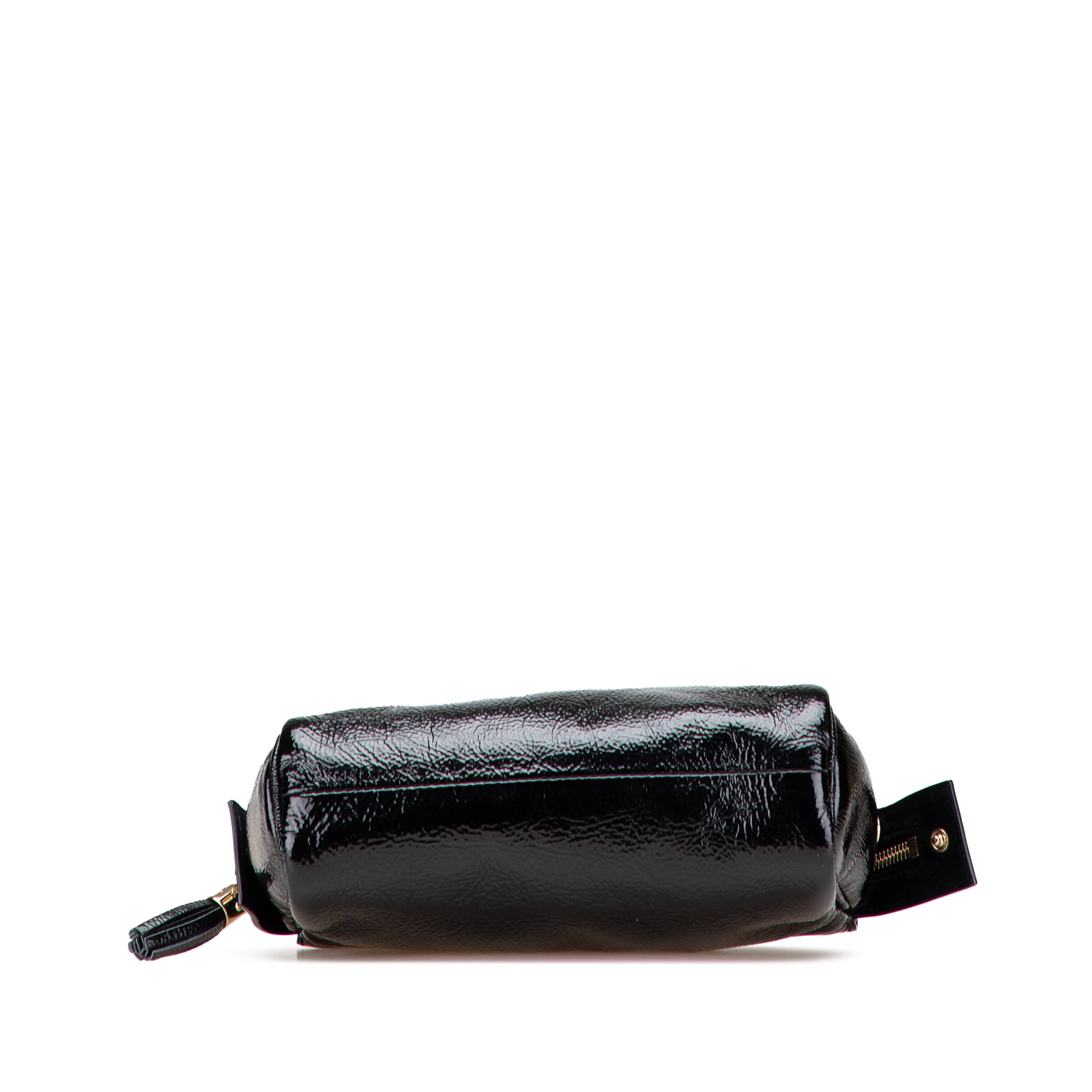Gucci Soft Patent Soho Clutch, från Luxclusif, i färgen black. Klicka för att öppna bilden i stort format