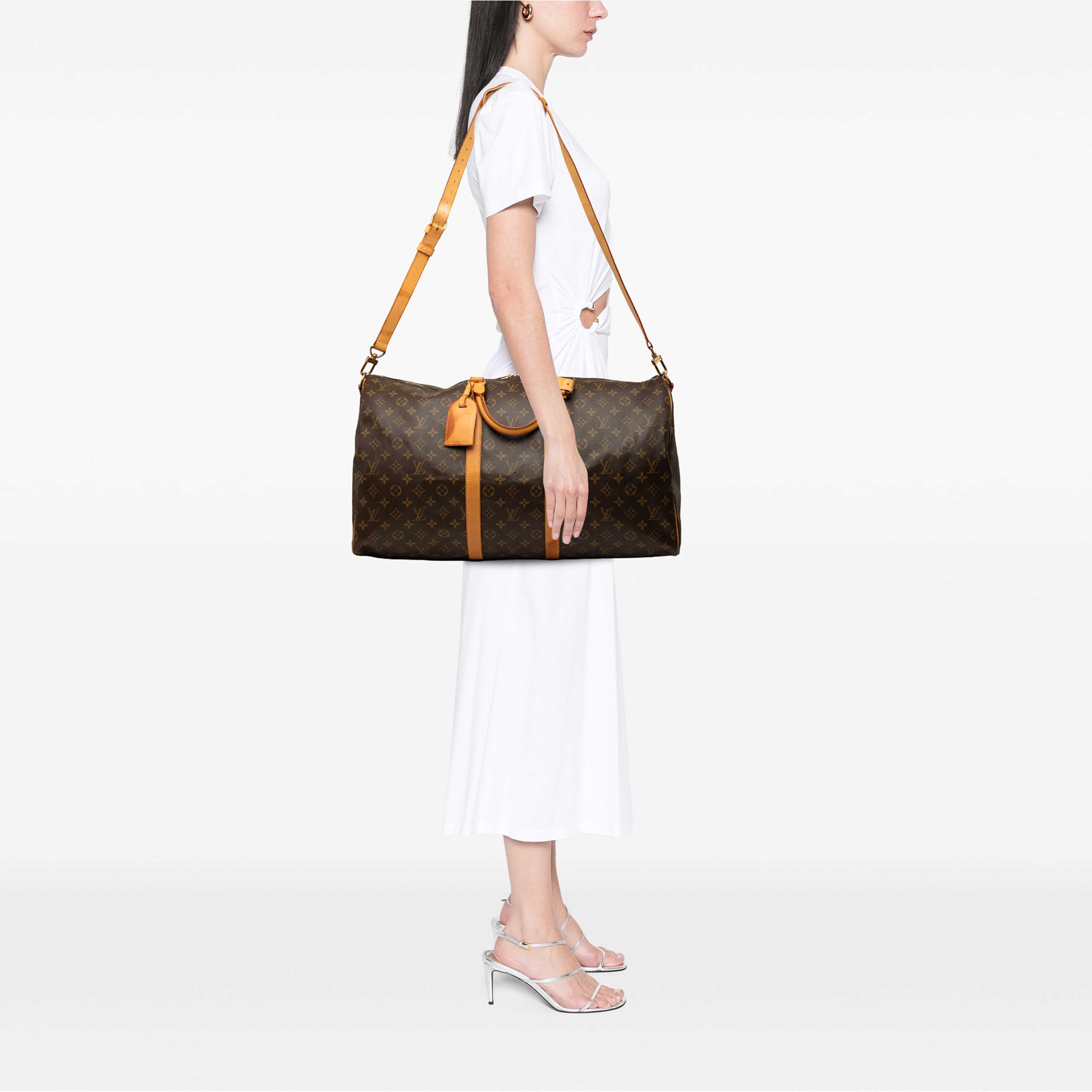 Louis Vuitton Monogram Keepall Bandouliere 55, från Luxclusif, i färgen brun. Klicka för att öppna bilden i stort format