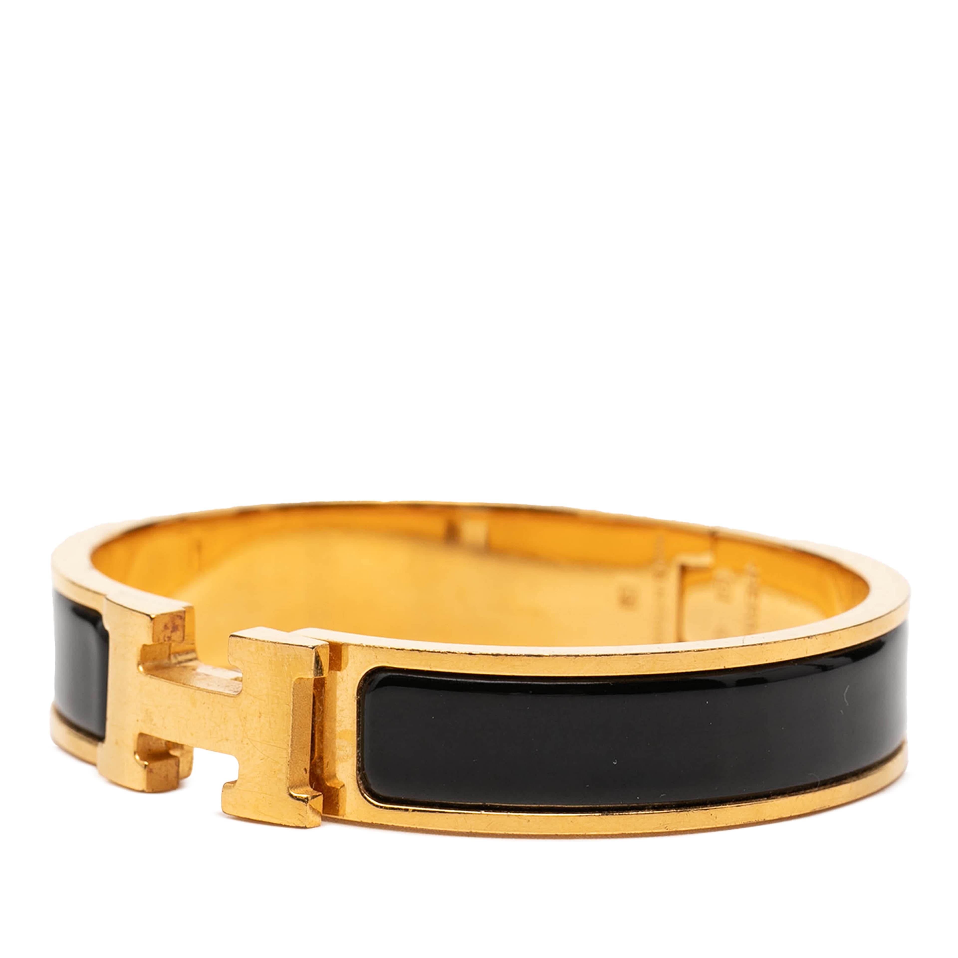 Hermès Narrow Enamel Clic H Bracelet Pm, från Luxclusif, i färgen svart. Klicka för att öppna bilden i stort format