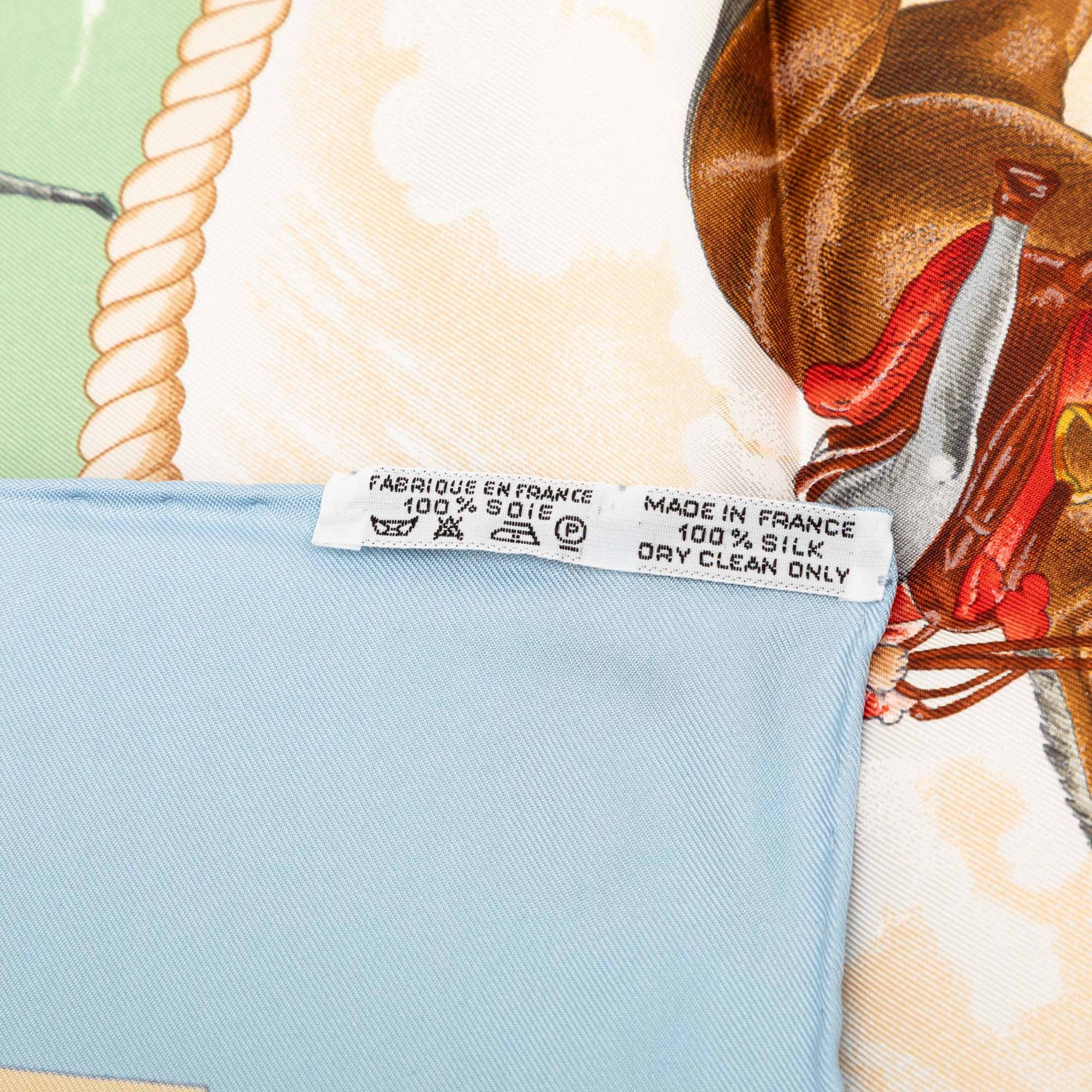 Hermès Auteuil En Mai Silk Scarf 90, från Luxclusif, i färgen light blue. Klicka för att öppna bilden i stort format