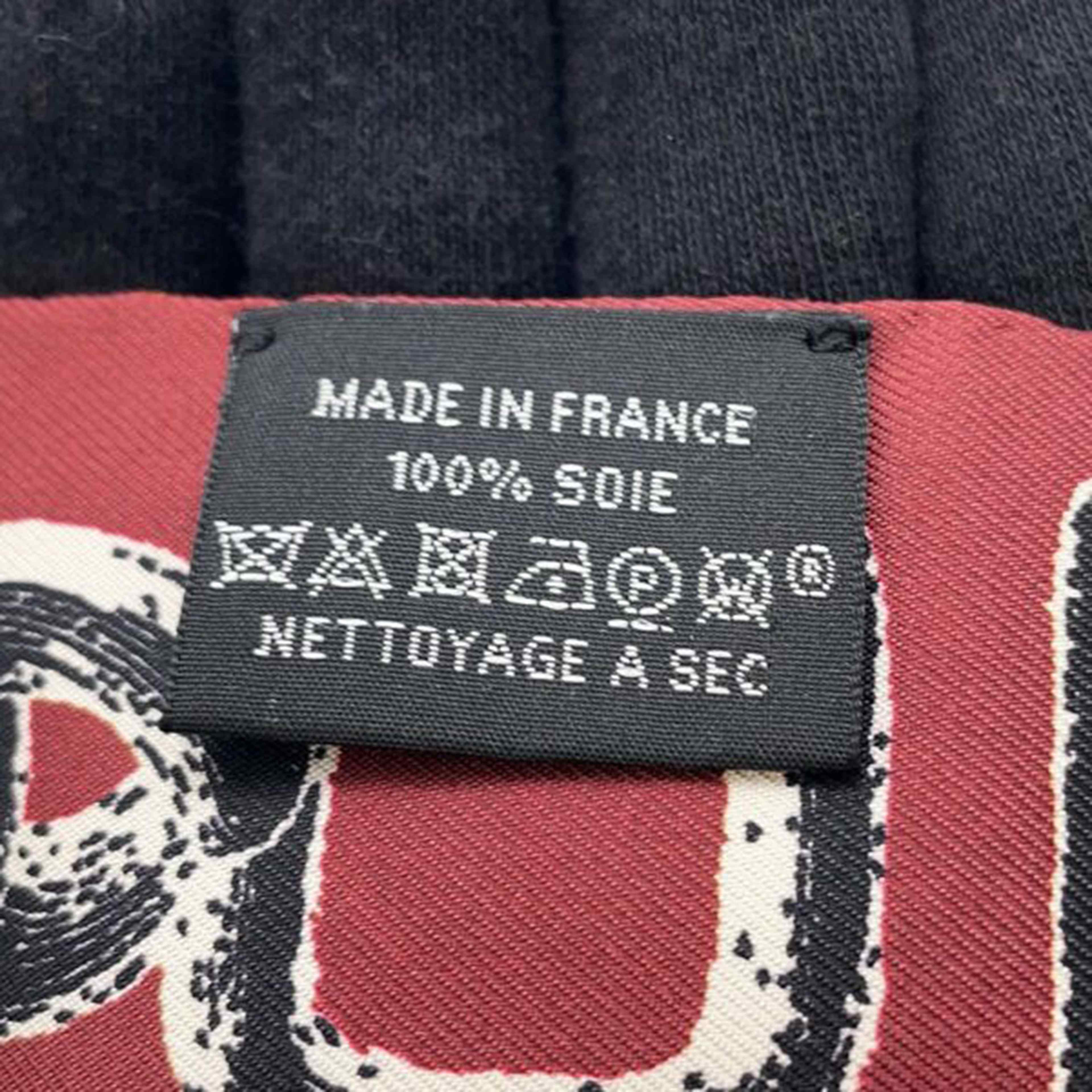 Hermès Inventaire Poetique De Brides A Bloc Silk Twilly Scarf, från Luxclusif, i färgen orange. Klicka för att öppna bilden i stort format