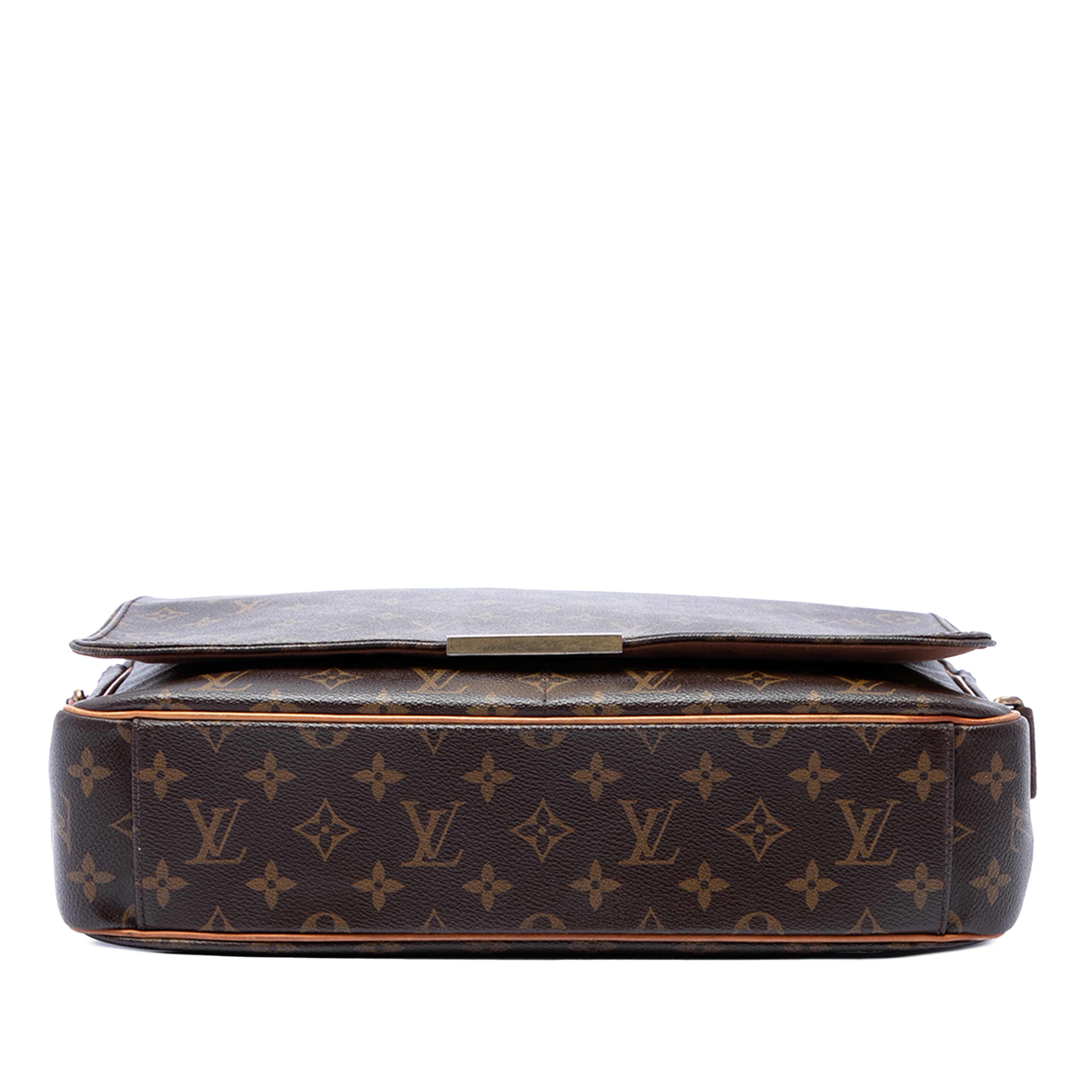 Louis Vuitton Monogram Abbesses, från Luxclusif, i färgen brun. Klicka för att öppna bilden i stort format