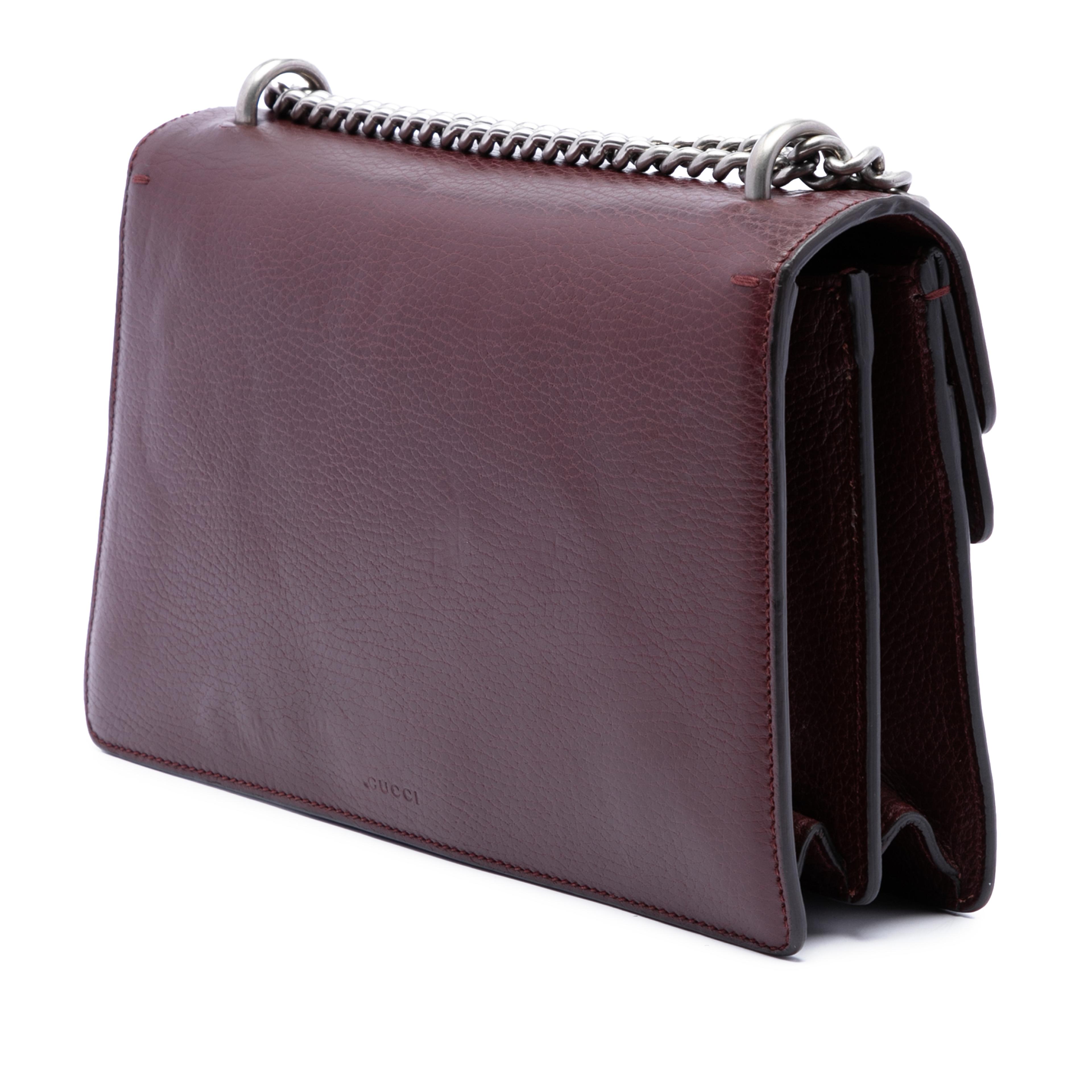 Gucci Medium Calfskin Dionysus Shoulder Bag, från Luxclusif, i färgen röd. Klicka för att öppna bilden i stort format