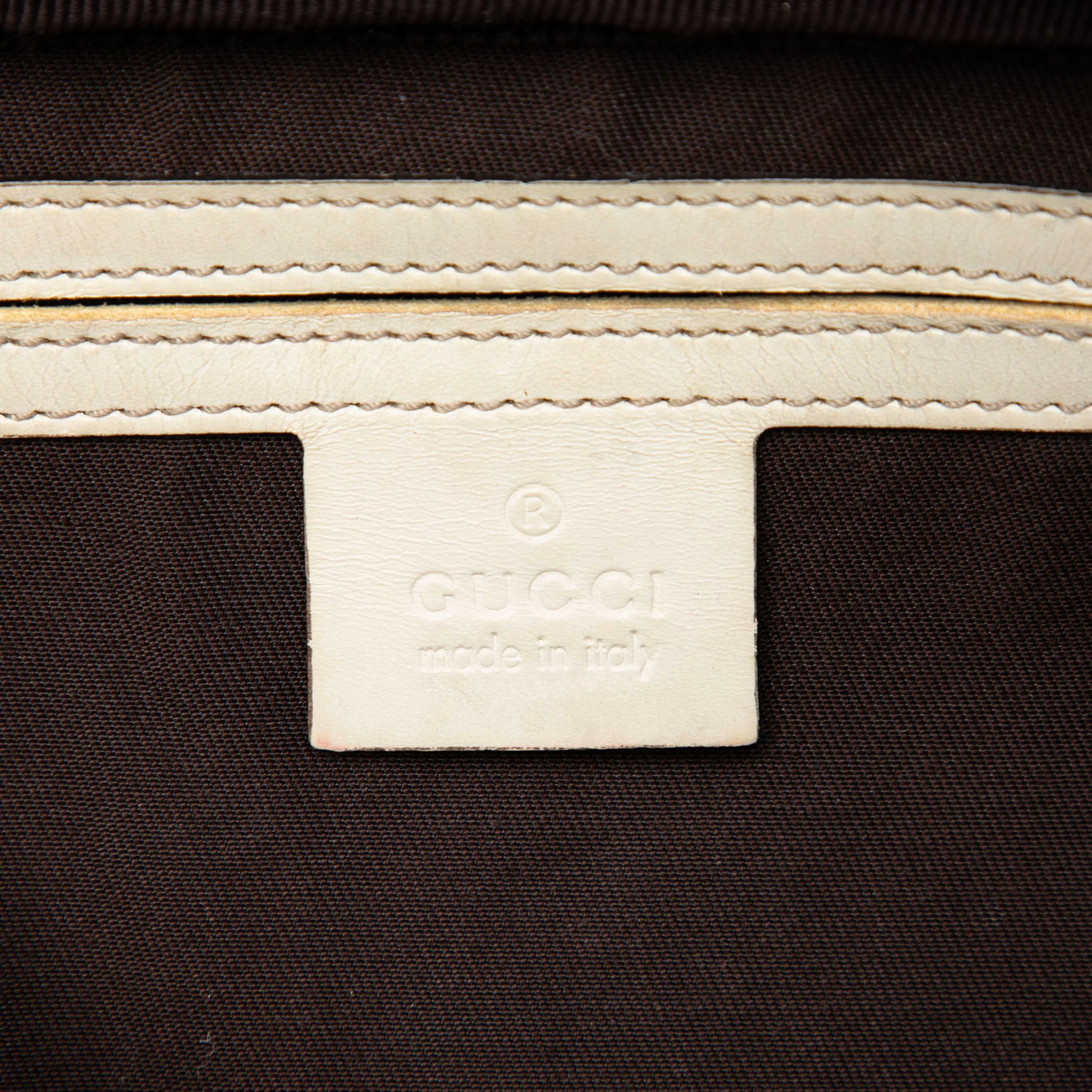 Gucci Gg Supreme Crossbody, från Luxclusif, i färgen beige. Klicka för att öppna bilden i stort format