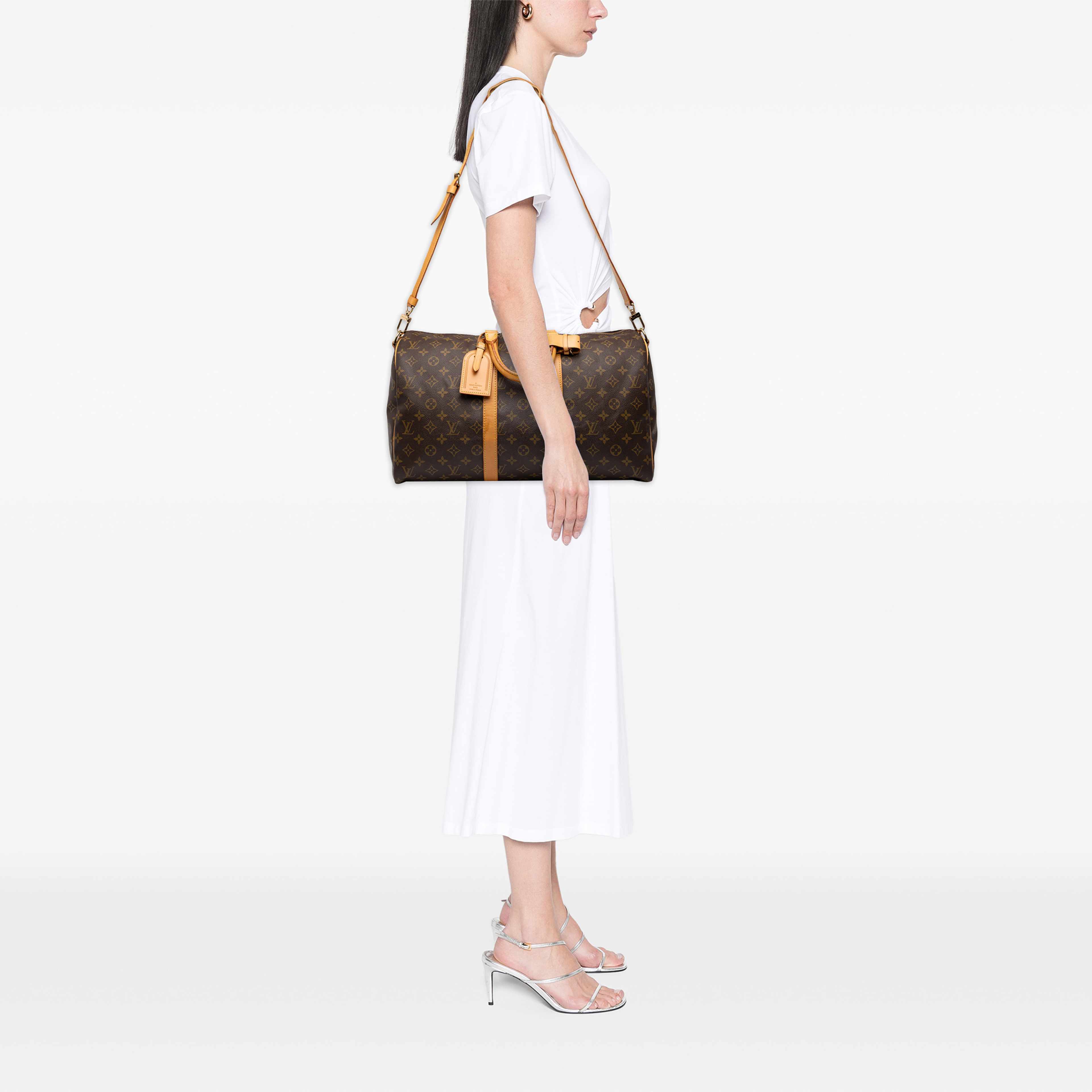 Louis Vuitton Monogram Keepall Bandouliere 45, från Luxclusif, i färgen brun. Klicka för att öppna bilden i stort format