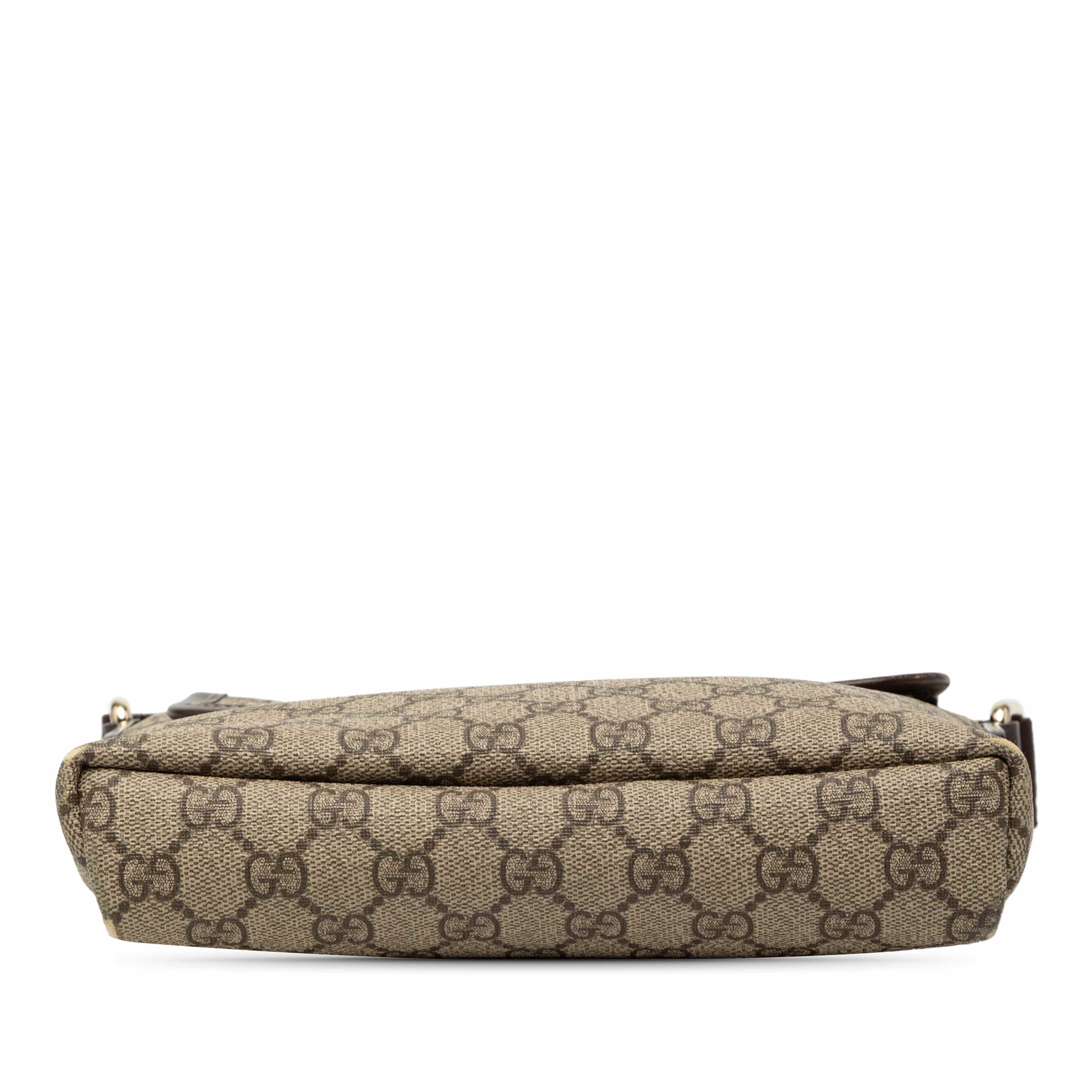 Gucci Gg Supreme Crossbody, från Luxclusif, i färgen beige. Klicka för att öppna bilden i stort format