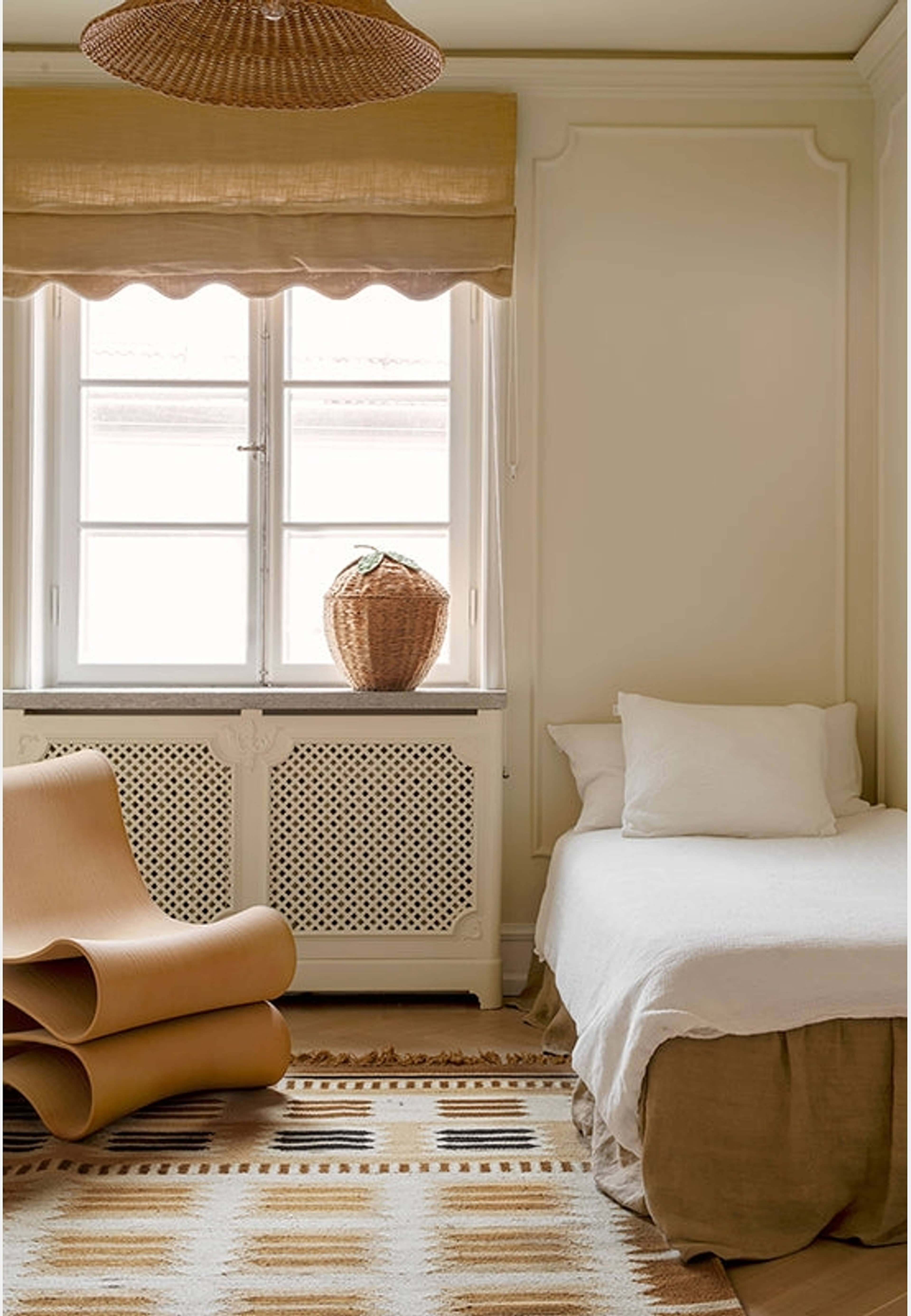 Röllakan Ullmatta 250x350 cm, från Layered, i färgen gul. Klicka för att öppna bilden i stort format