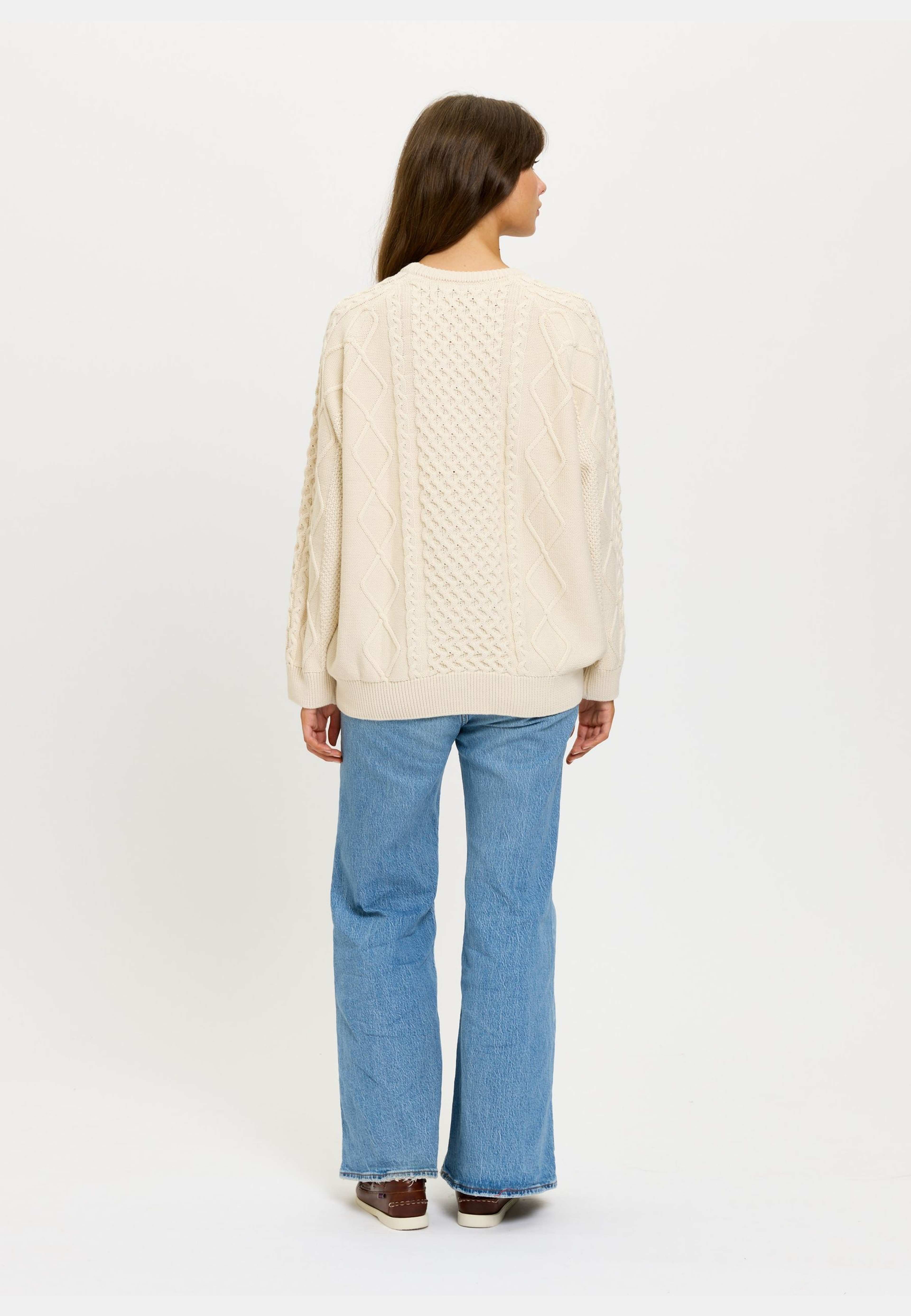 Fender Stickad Tröja Vit, från emmamalena, i färgen off-white. Klicka för att öppna bilden i stort format