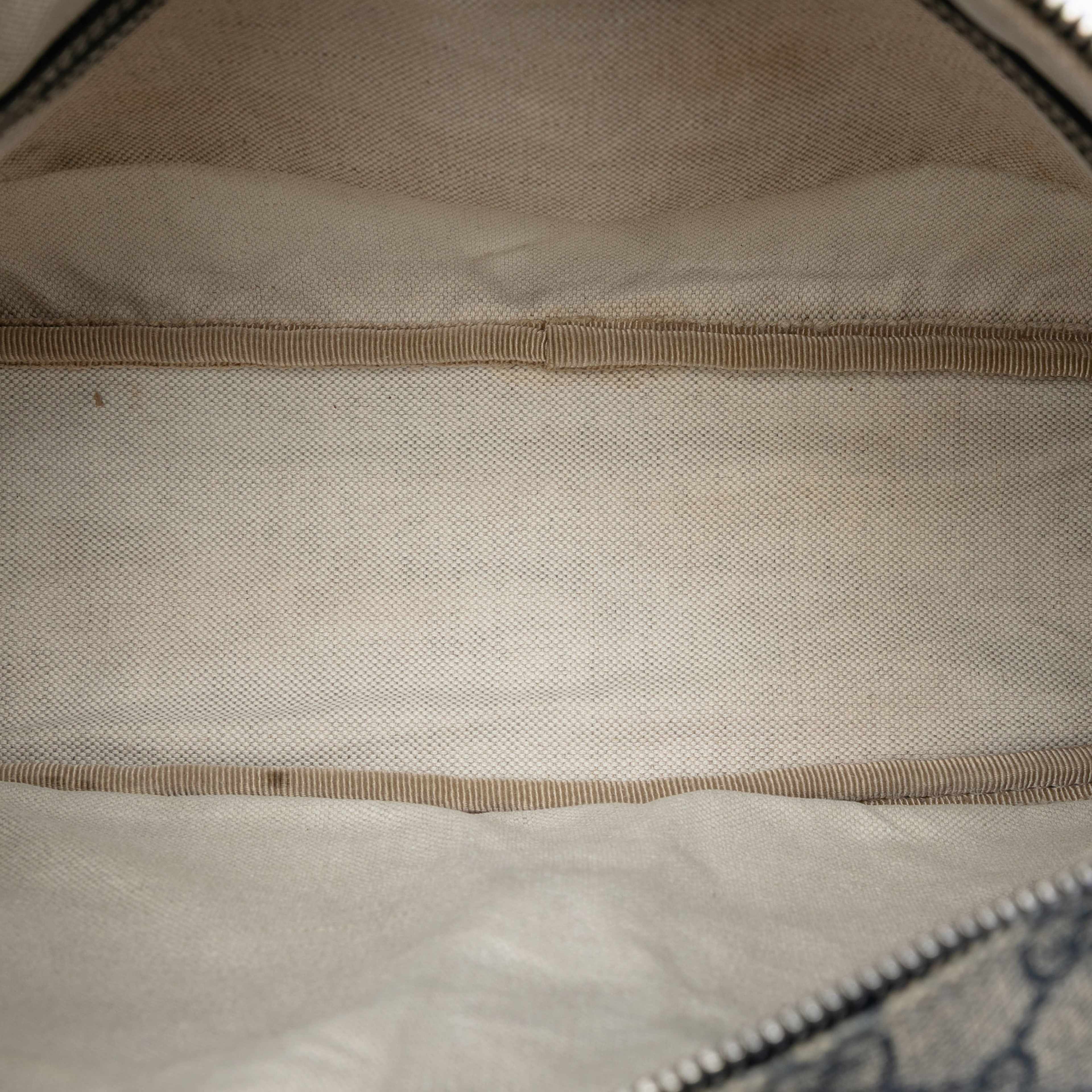 Gucci Gg Supreme Double Pocket Crossbody, från Luxclusif, i färgen beige. Klicka för att öppna bilden i stort format