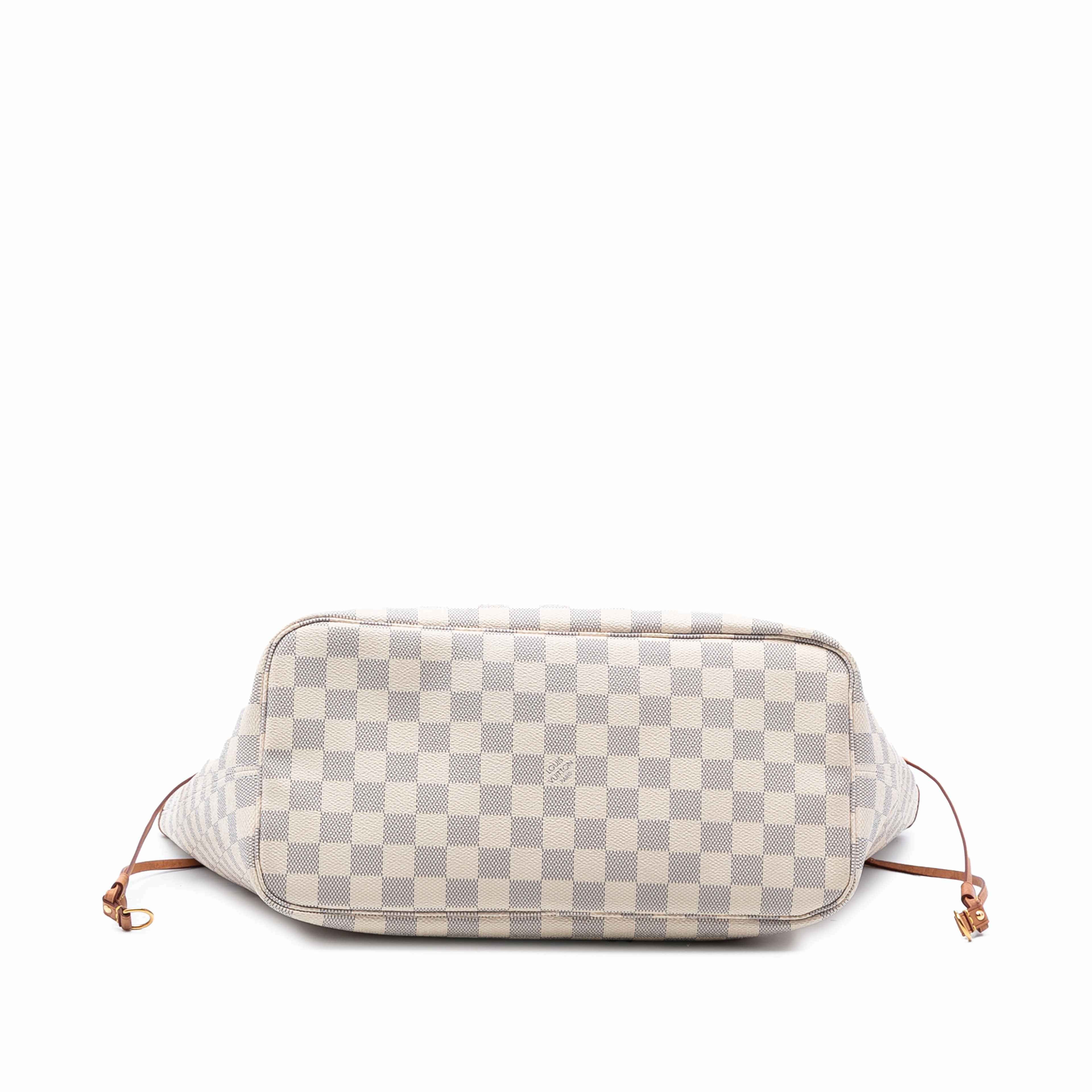 Louis Vuitton Damier Azur Neverfull Mm, från Luxclusif, i färgen white. Klicka för att öppna bilden i stort format