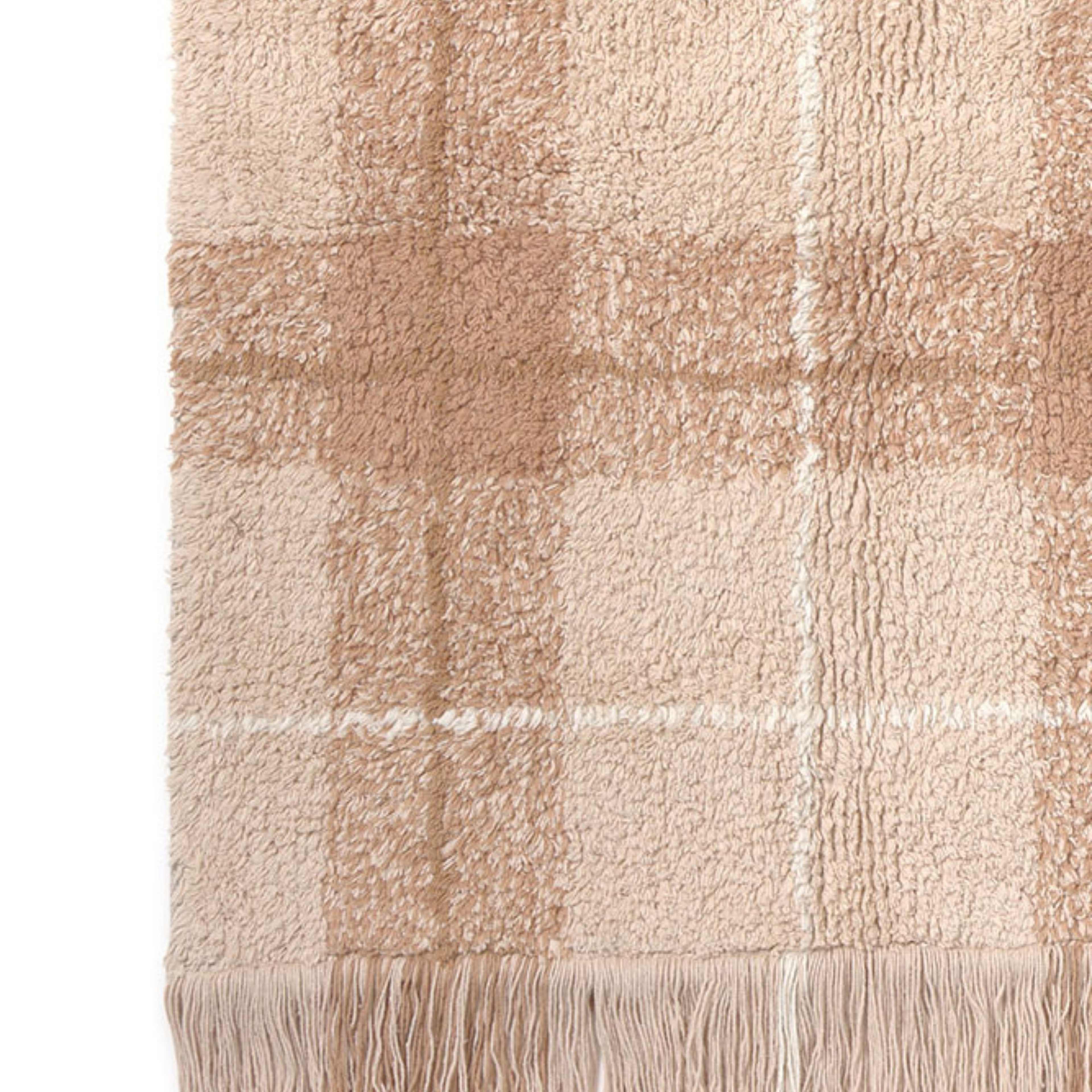 Tvättbar Matta Tartan, från LORENA CANALS, i färgen ros, kastanj, kola, naturlig. Klicka för att öppna bilden i stort format