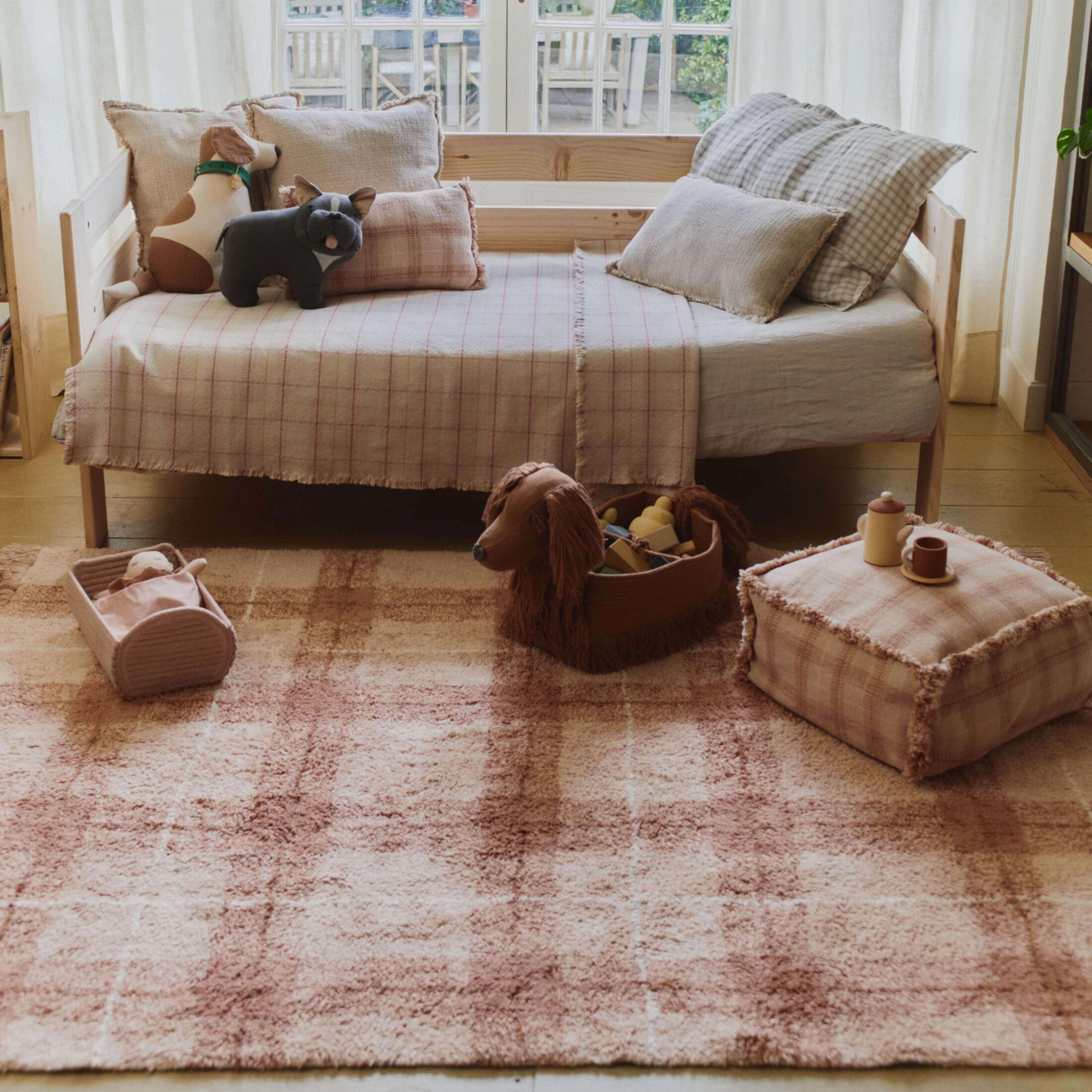 Tvättbar Matta Tartan, från LORENA CANALS, i färgen ros, kastanj, kola, naturlig. Klicka för att öppna bilden i stort format