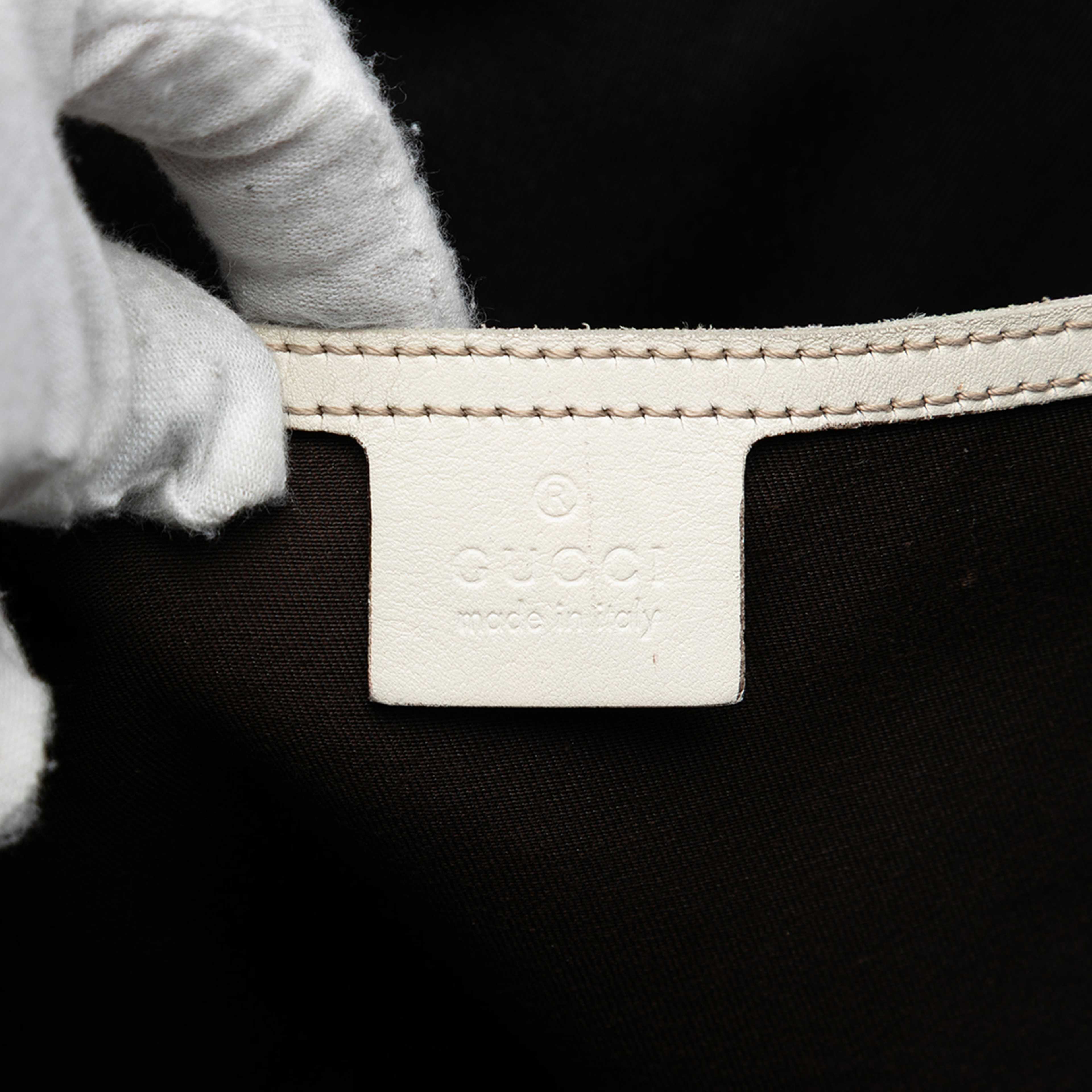 Gucci Gg Supreme Tote, från Luxclusif, i färgen beige. Klicka för att öppna bilden i stort format