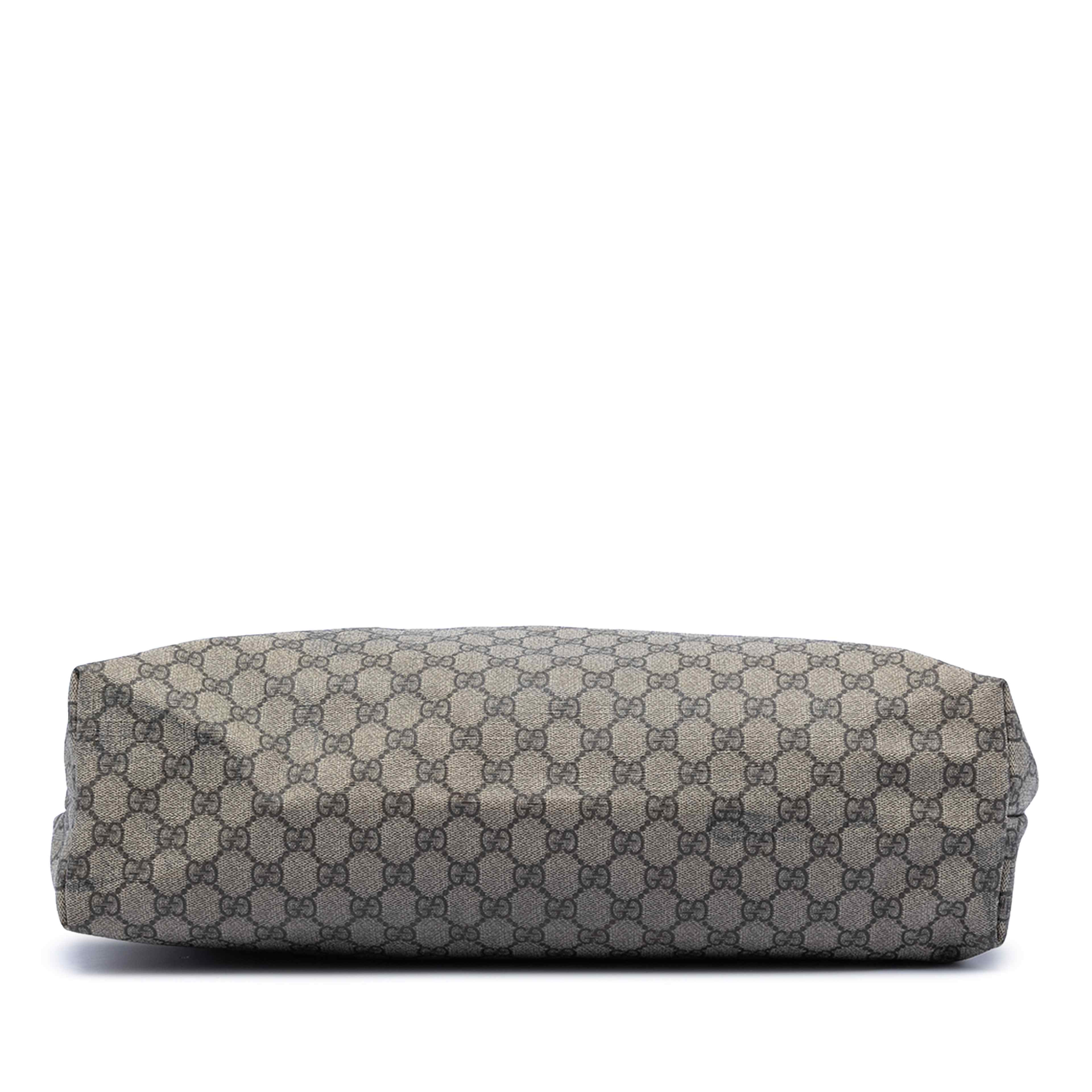 Gucci Large Gg Supreme Tote, från Luxclusif, i färgen beige. Klicka för att öppna bilden i stort format