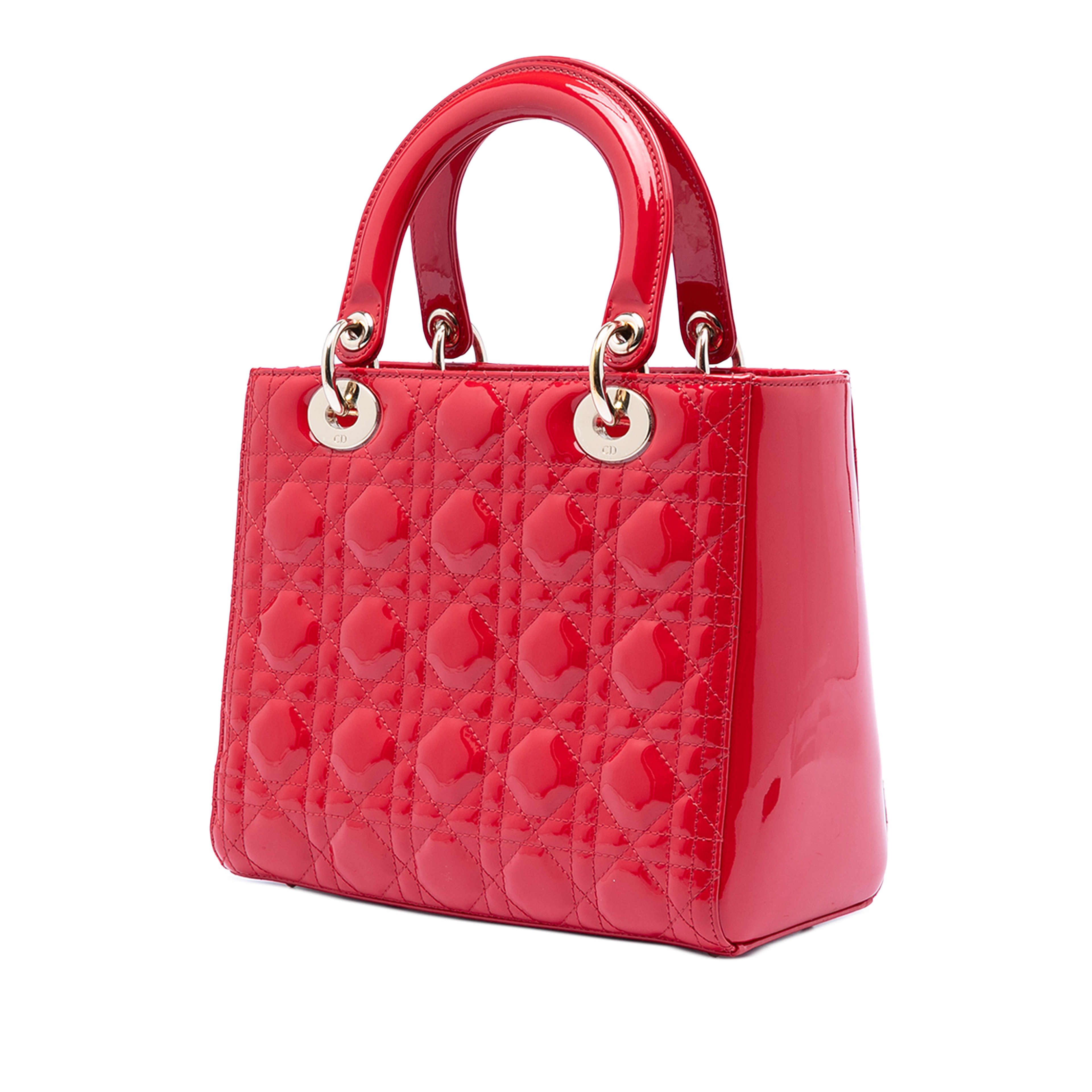 Dior Medium Patent Cannage Lady Dior, från Luxclusif, i färgen röd. Klicka för att öppna bilden i stort format