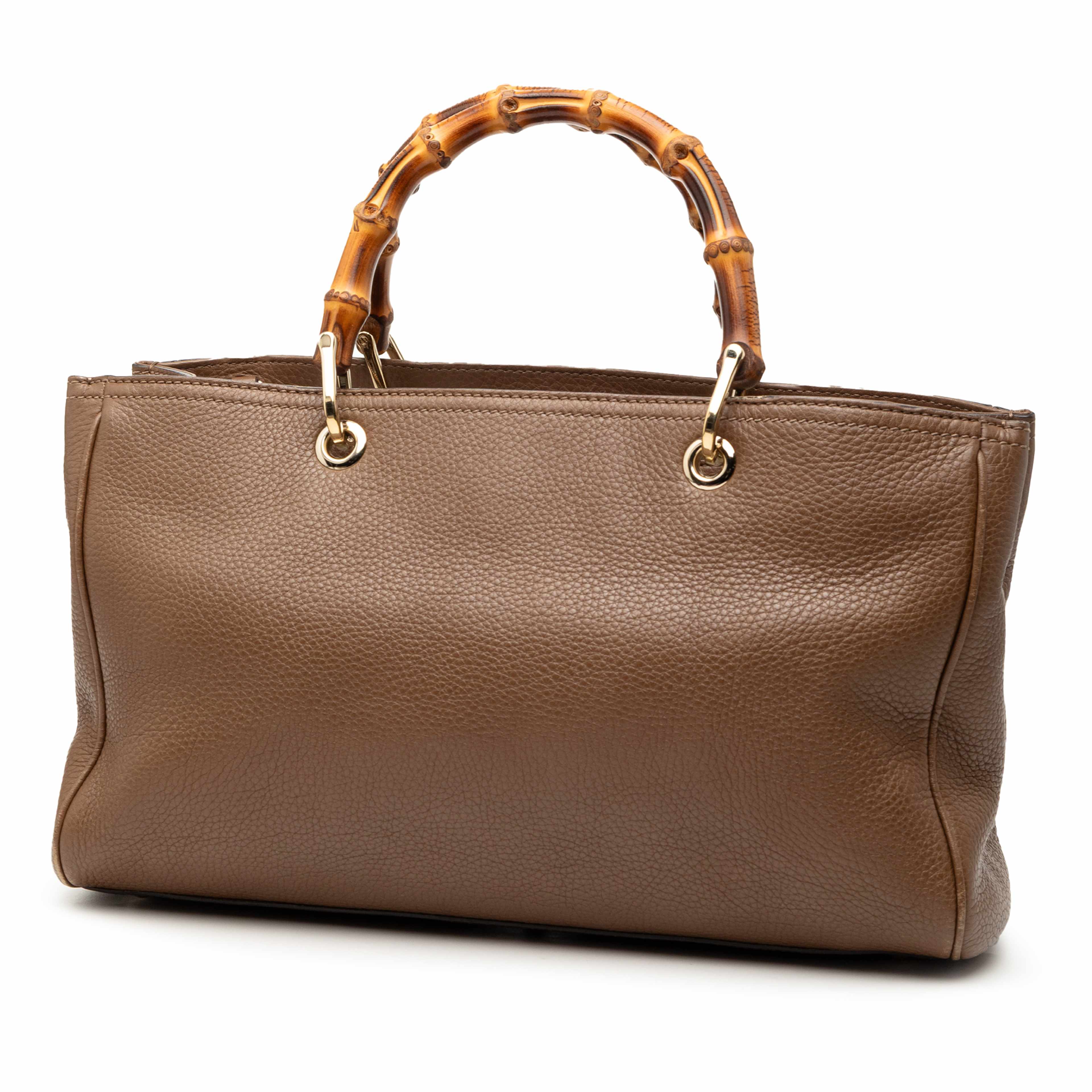 Gucci Medium Calfskin Bamboo Shopper Satchel, från Luxclusif, i färgen brun. Klicka för att öppna bilden i stort format