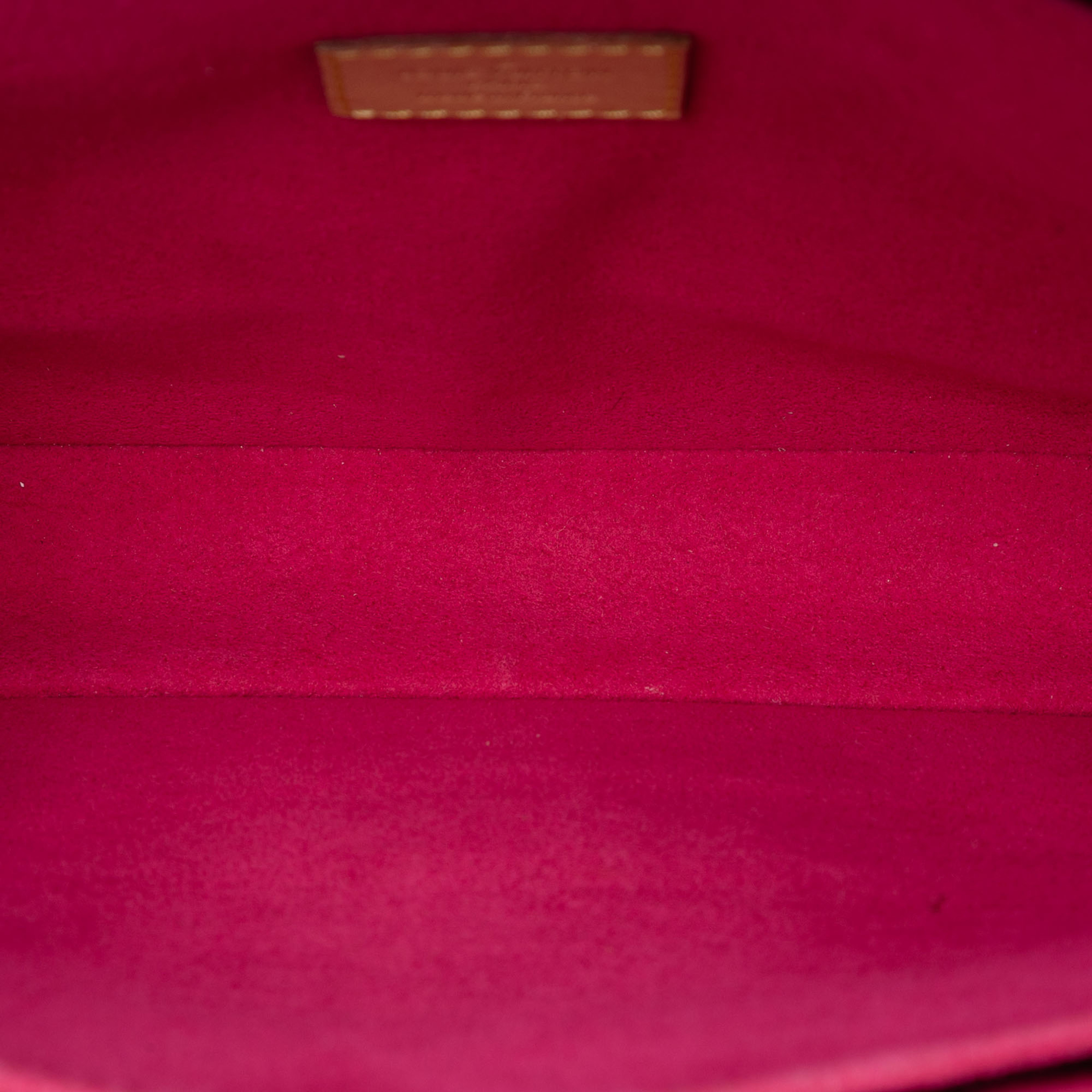 Louis Vuitton Monogram Patches Pochette Metis, från Luxclusif, i färgen brown. Klicka för att öppna bilden i stort format