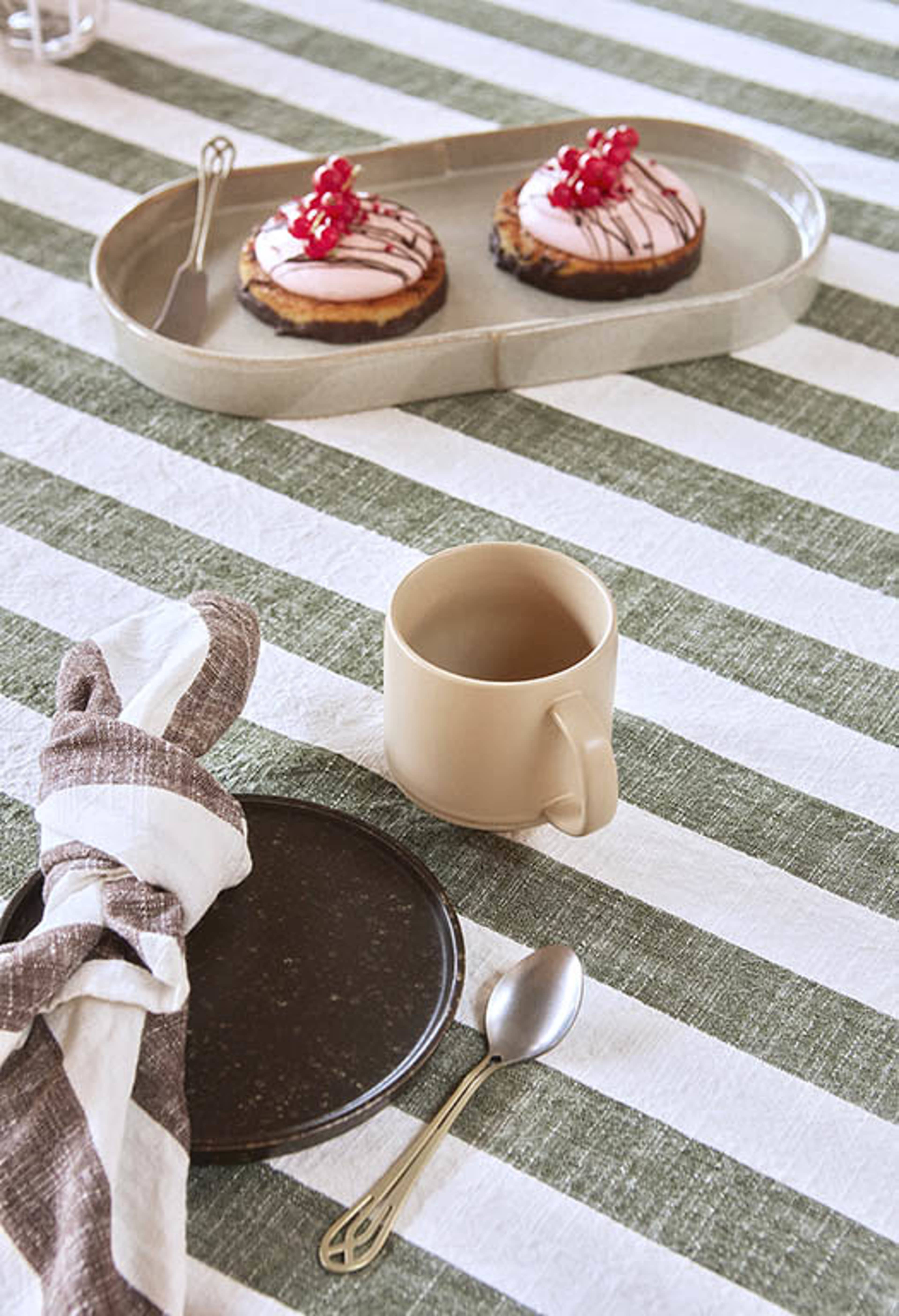 Striped Tablecloth - 200x140 Cm, från OYOY Living, i färgen ice blue. Klicka för att öppna bilden i stort format
