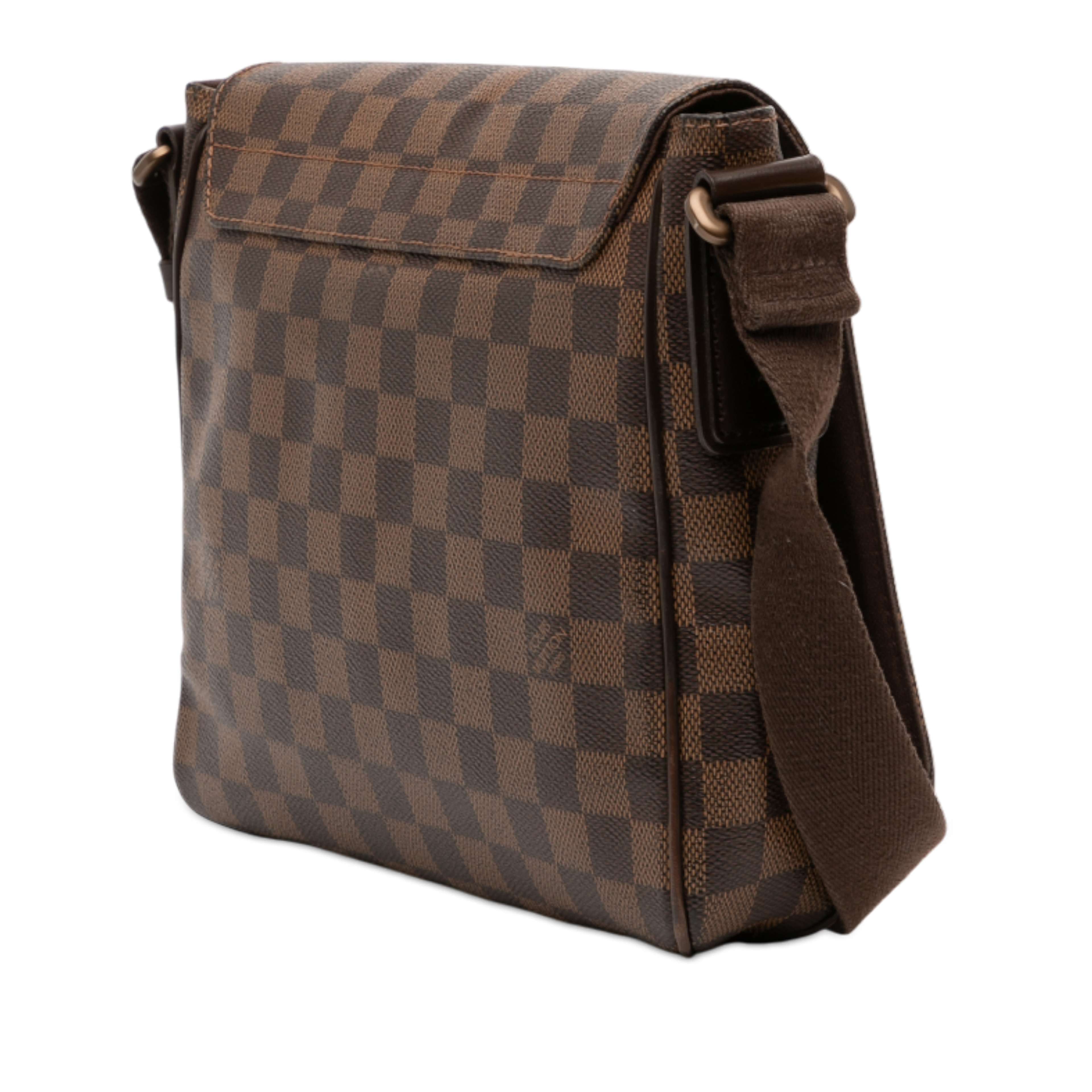 Louis Vuitton Damier Ebene District Pm, från Luxclusif, i färgen brown. Klicka för att öppna bilden i stort format
