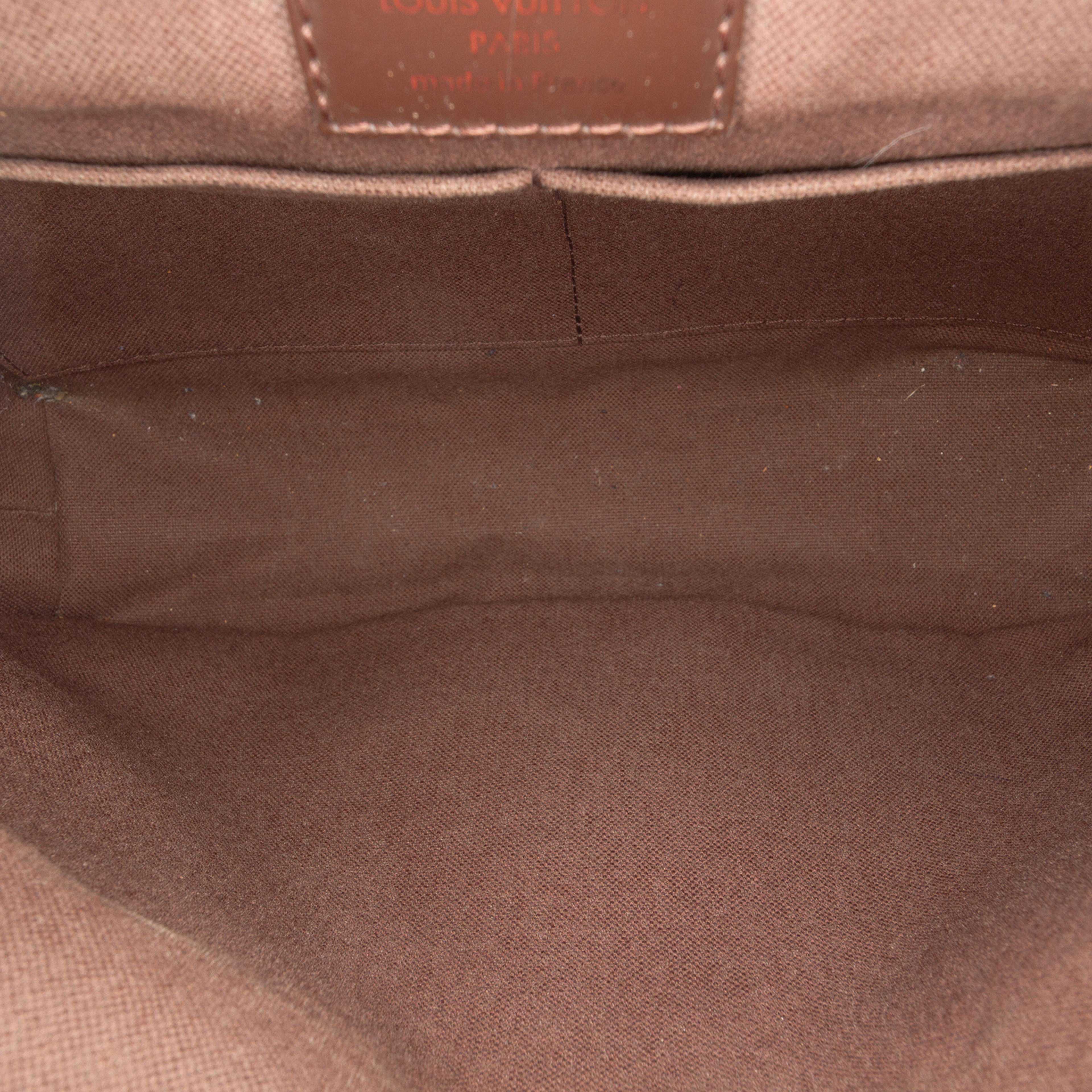 Louis Vuitton Damier Ebene District Pm, från Luxclusif, i färgen brown. Klicka för att öppna bilden i stort format