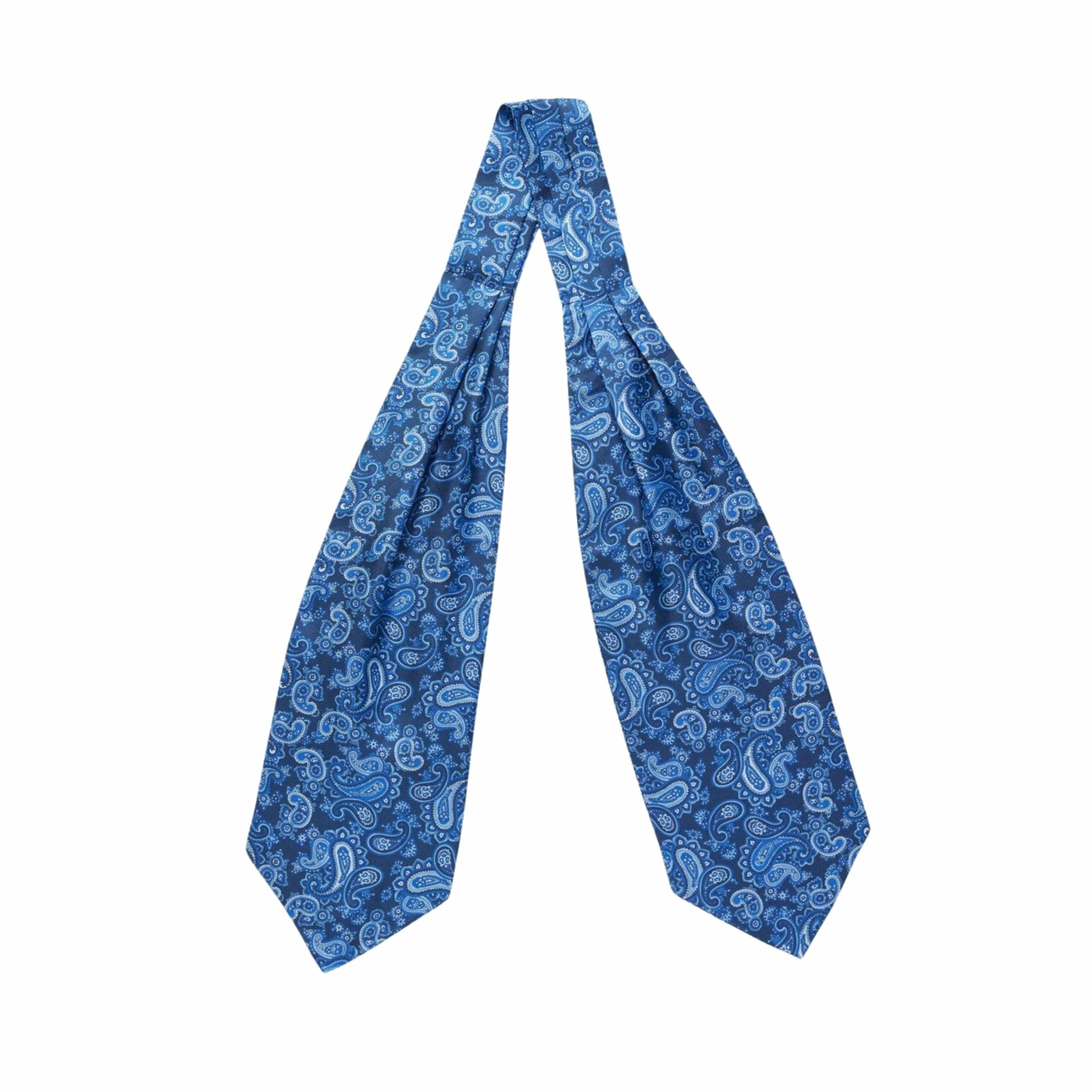 Silk Double Pointed Ascot Paisley, från John Henric, i färgen dark blue. Klicka för att öppna bilden i stort format