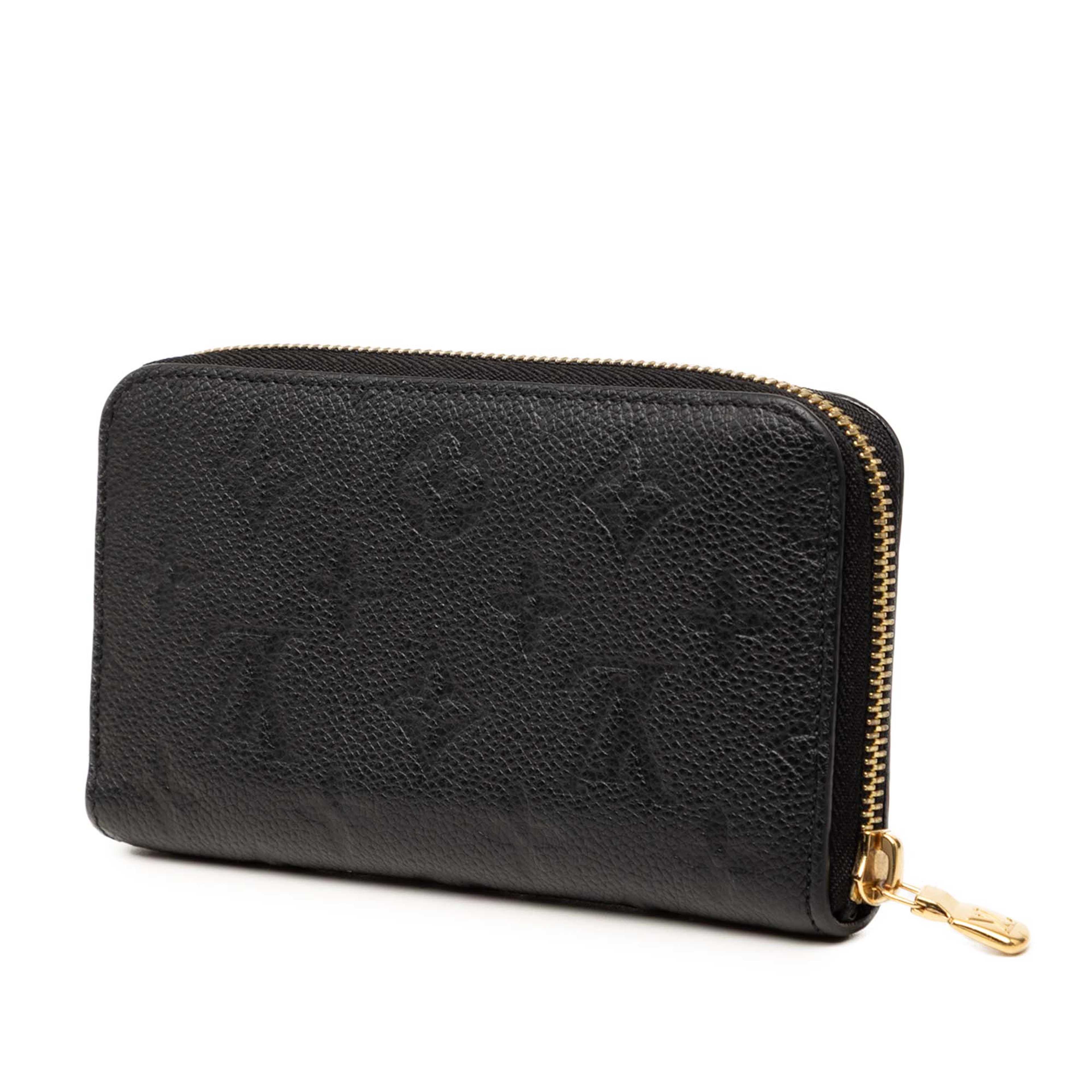 Louis Vuitton Monogram Empreinte Margot Wallet, från Luxclusif, i färgen black. Klicka för att öppna bilden i stort format