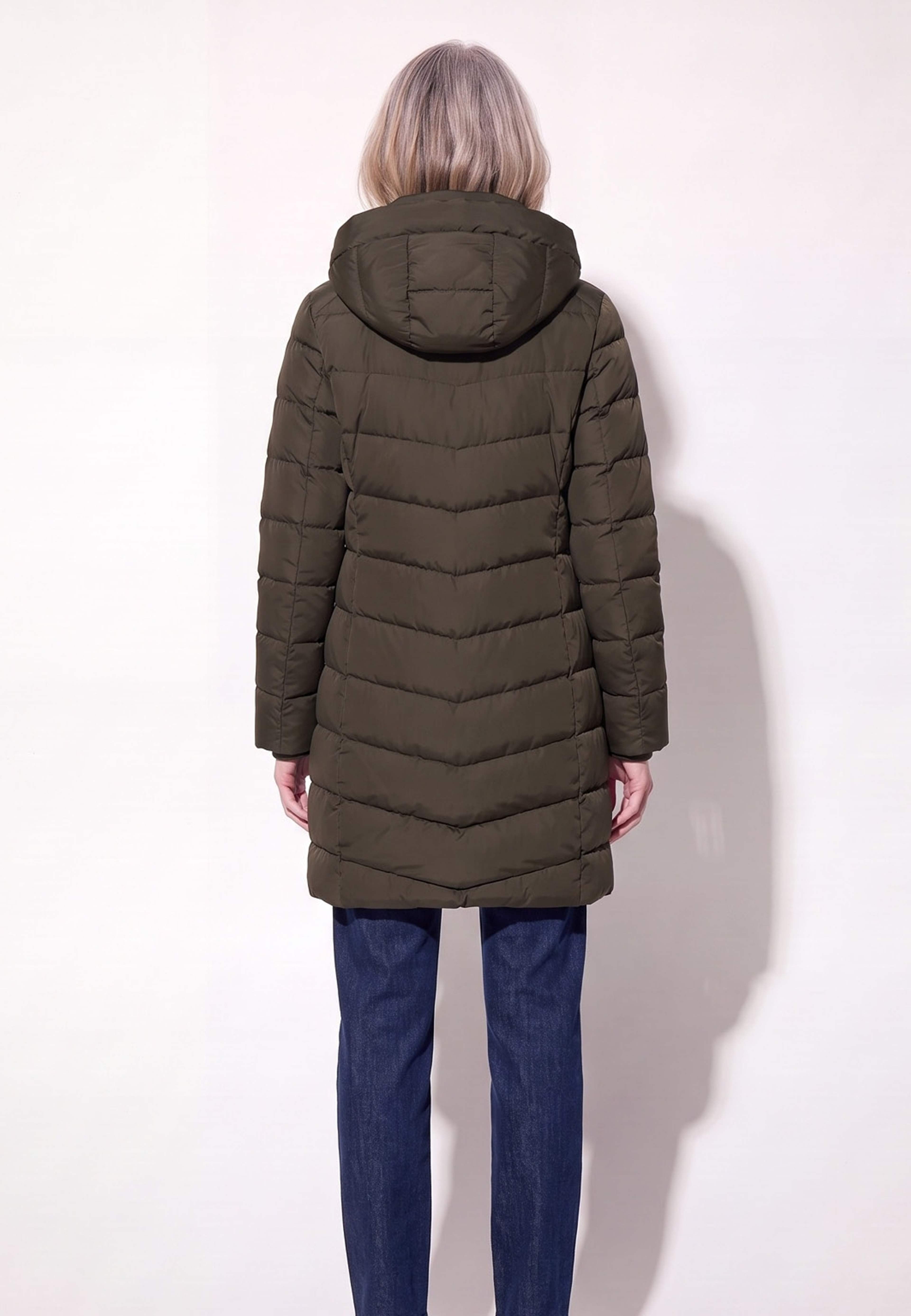 Patrice Coat, från Saki, i färgen crocodile. Klicka för att öppna bilden i stort format