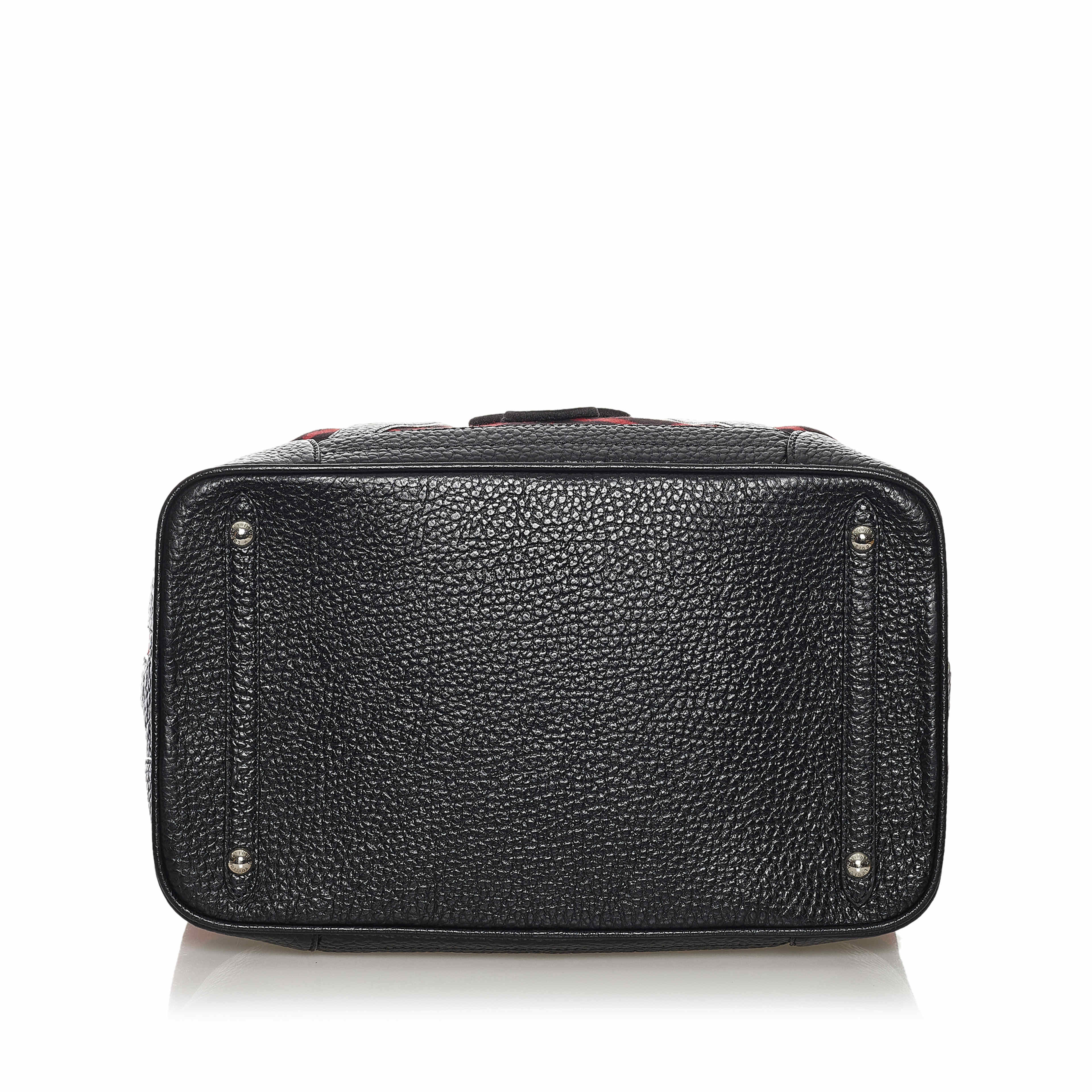 Louis Vuitton Grimaud Vail Blanket, från Luxclusif, i färgen red. Klicka för att öppna bilden i stort format