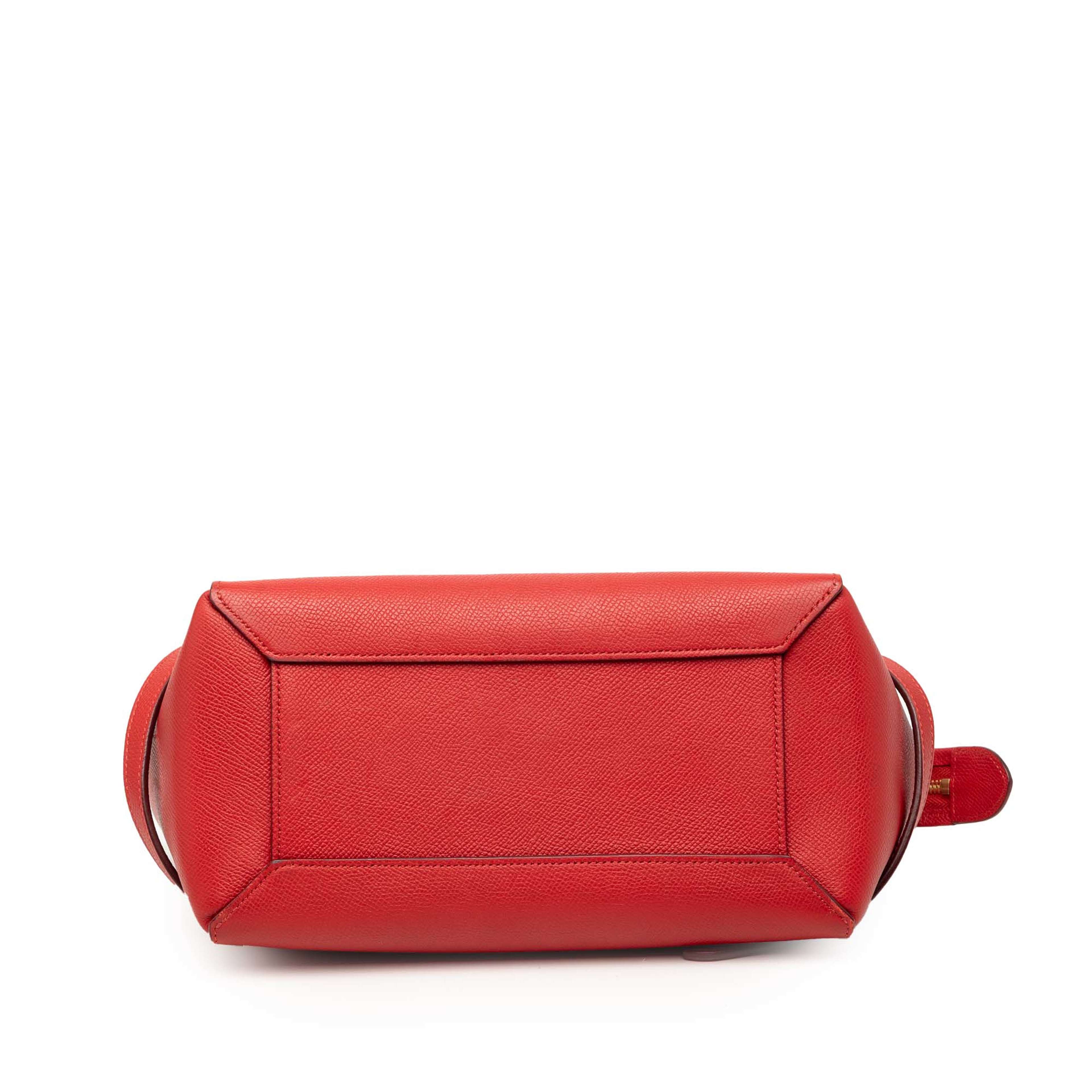 Celine Micro Grained Calfskin Belt Bag, från Luxclusif, i färgen röd. Klicka för att öppna bilden i stort format