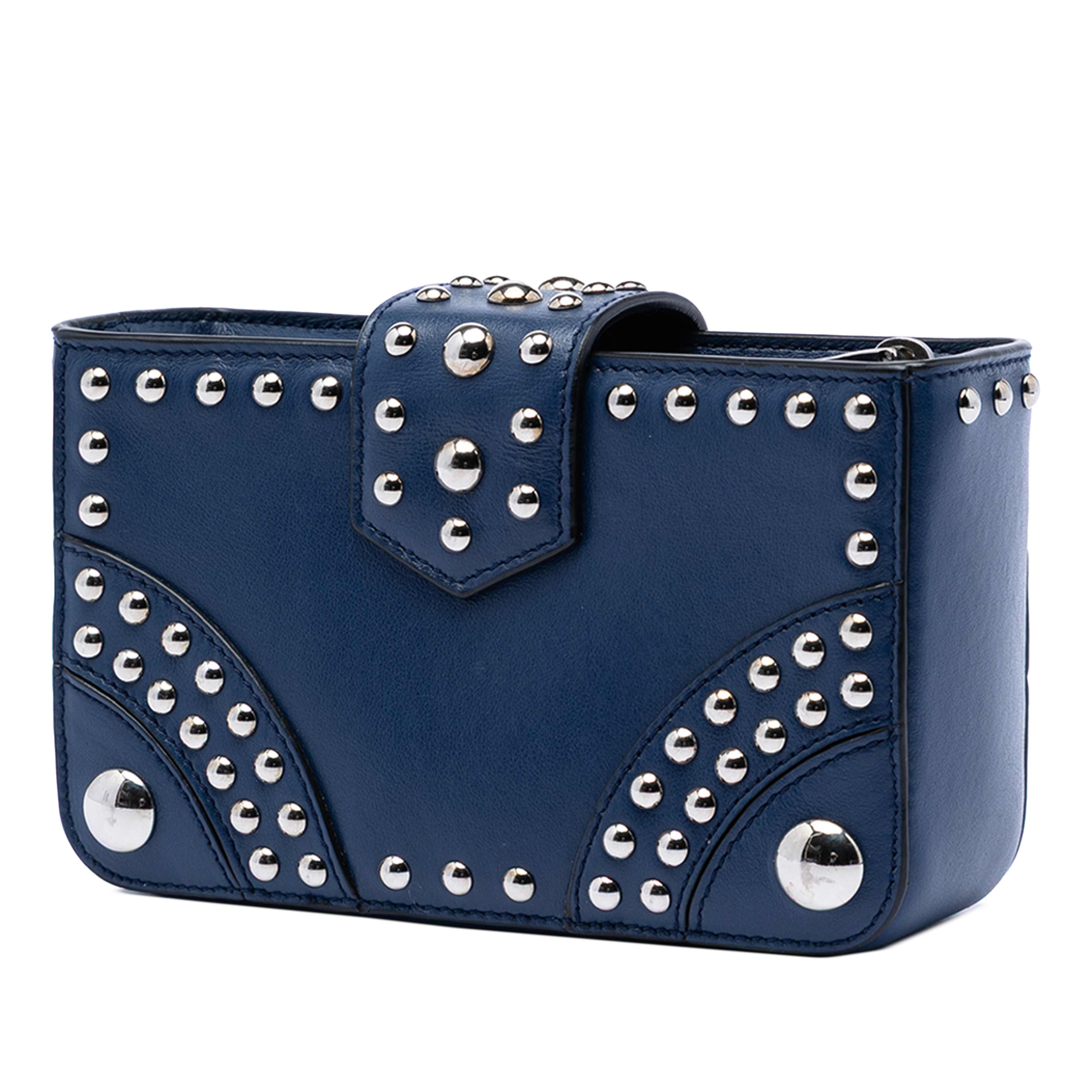 Prada City Calfskin Studded Elektra Turn Lock Clutch, från Luxclusif, i färgen dark blue. Klicka för att öppna bilden i stort format