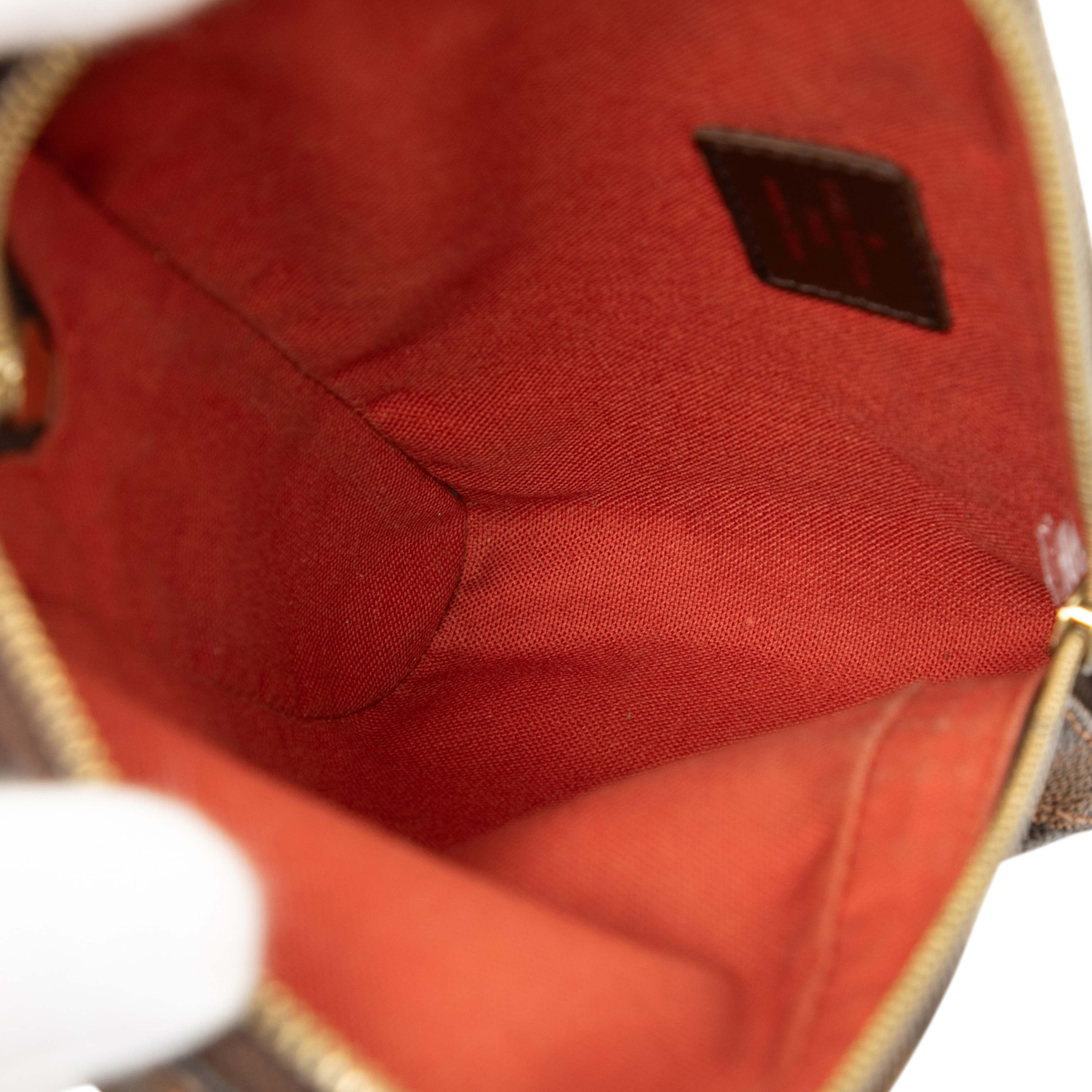 Louis Vuitton Damier Ebene Geronimos, från Luxclusif, i färgen brown. Klicka för att öppna bilden i stort format