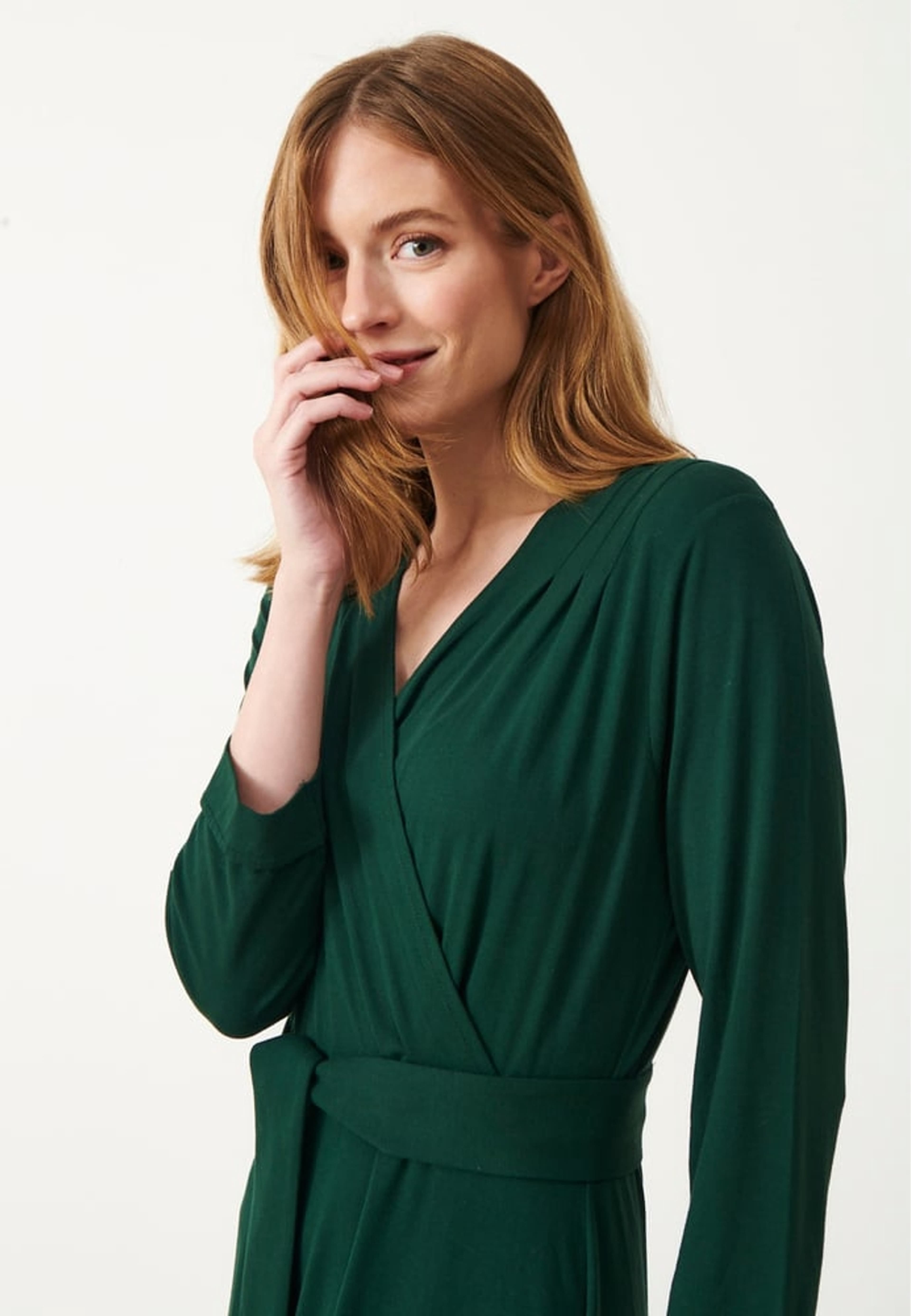 Tamara Dress, från Jumperfabriken, i färgen green. Klicka för att öppna bilden i stort format