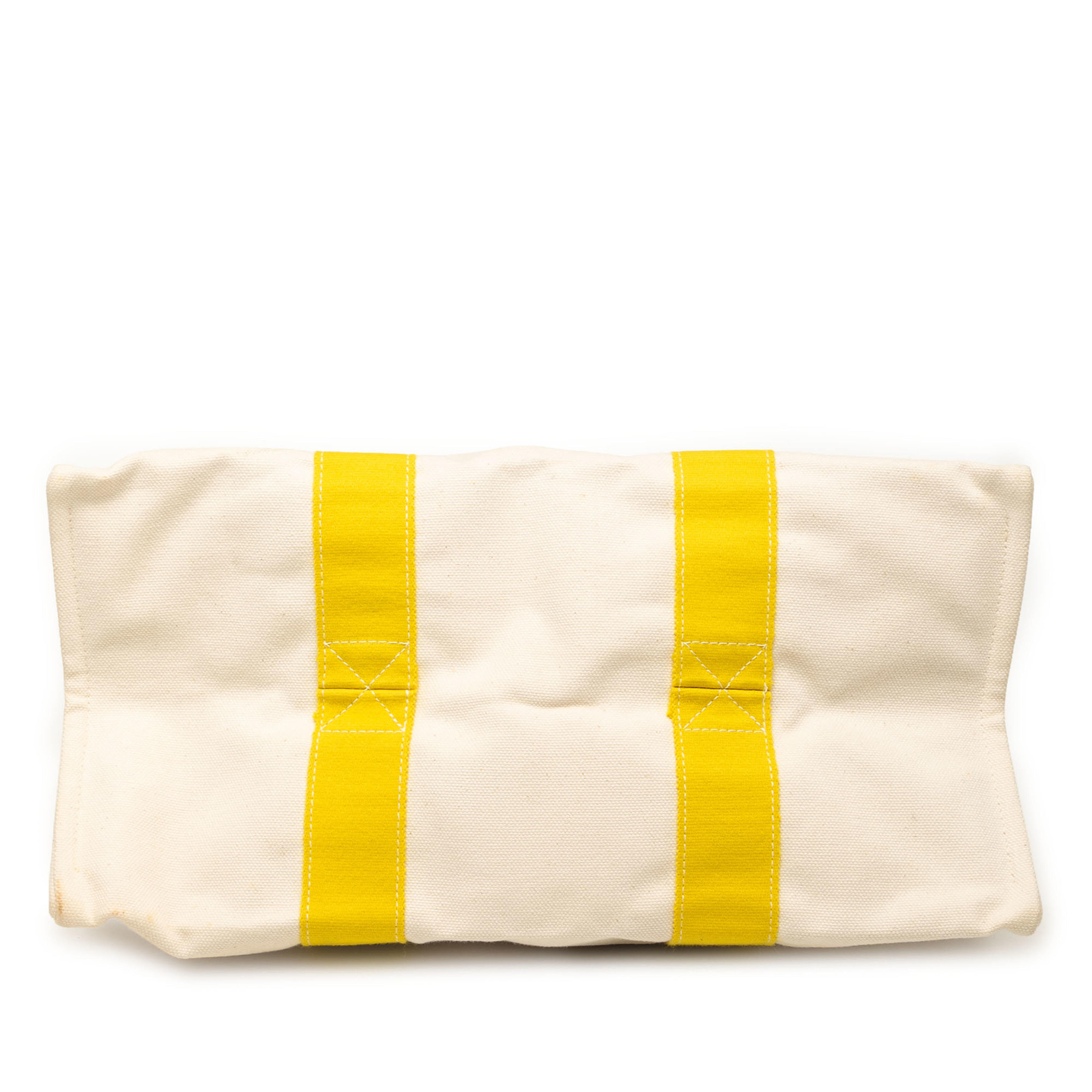 Hermès Toile Bora Bora Tote Gm, från Luxclusif, i färgen gul. Klicka för att öppna bilden i stort format
